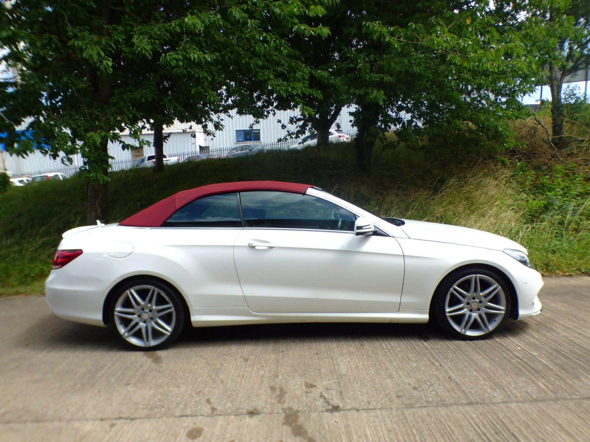A 2016 MERCEDES-BENZ E CLASS 2.1 E220d AMG Line Edition Cabriolet G-Tronic+ Euro 6 (s/s) 2dr A 2016 MERCEDES-BENZ E CLASS 2.1 E220d AMG Line Edition Cabriolet G-Tronic+ Euro 6 (s/s) 2dr