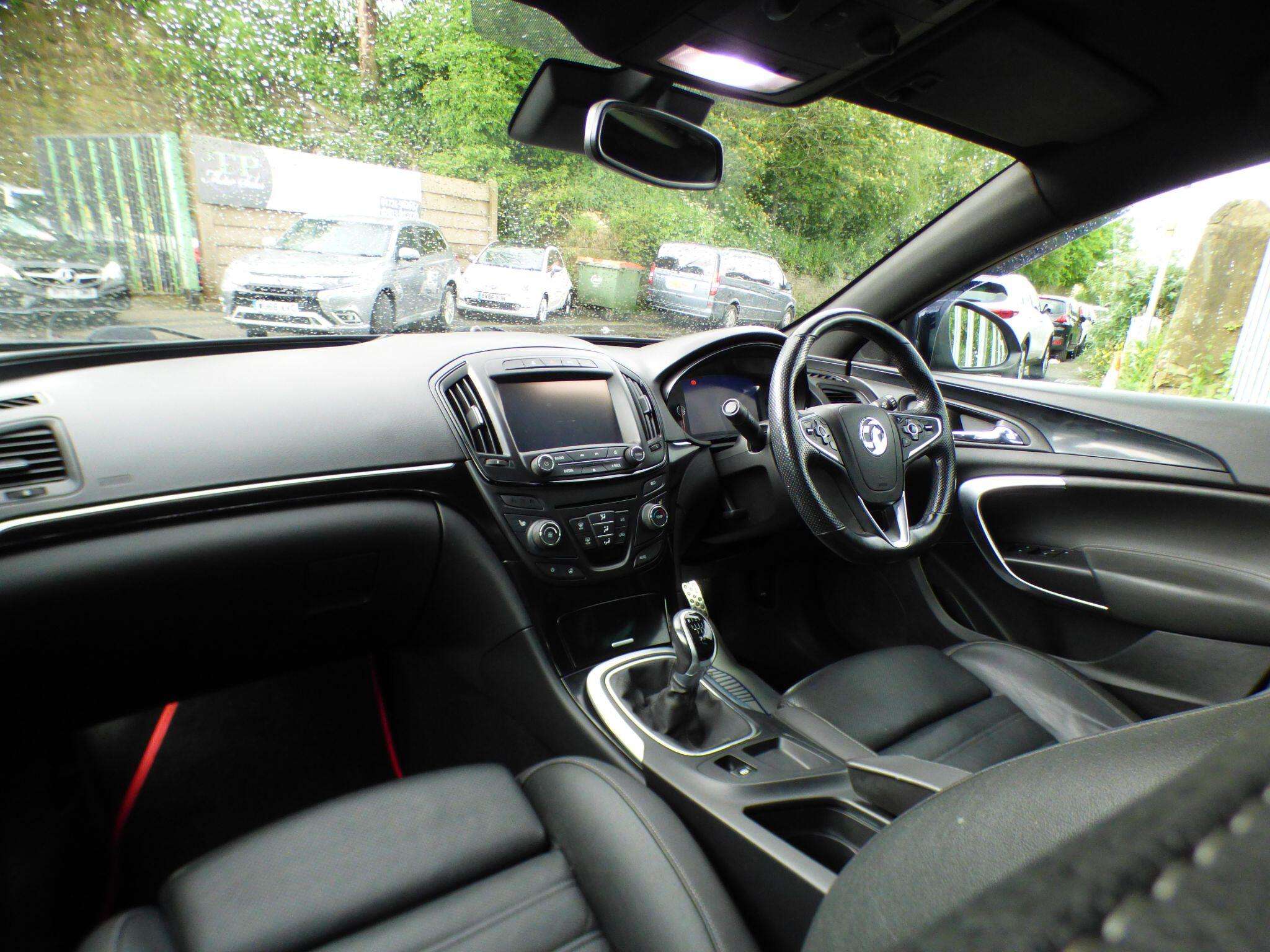 A 2016 VAUXHALL INSIGNIA 2.0 CDTi ecoFLEX SRi VX Line Nav Euro 6 (s/s) 5dr A 2016 VAUXHALL INSIGNIA 2.0 CDTi ecoFLEX SRi VX Line Nav Euro 6 (s/s) 5dr