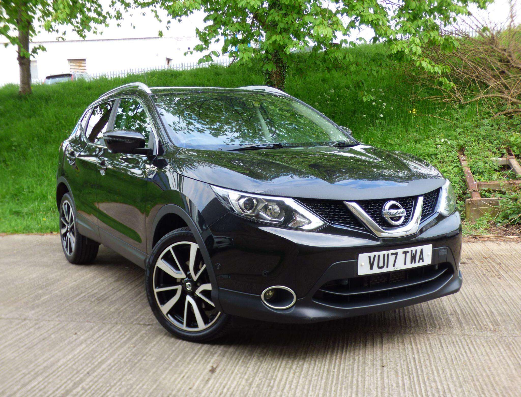 A 2017 NISSAN QASHQAI 1.6 dCi Tekna XTRON 2WD Euro 6 (s/s) 5dr A 2017 NISSAN QASHQAI 1.6 dCi Tekna XTRON 2WD Euro 6 (s/s) 5dr