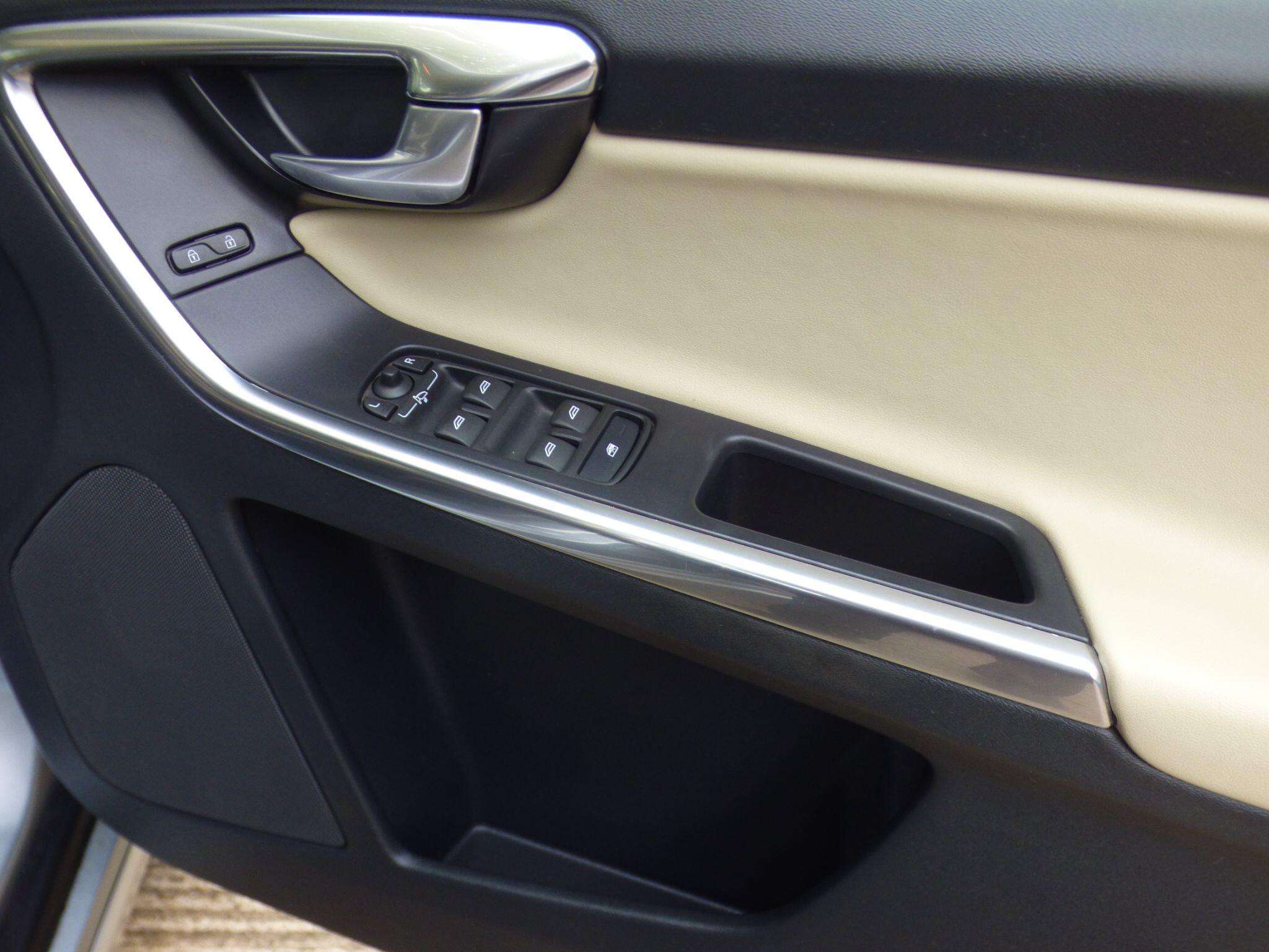 2012 VOLVO XC60 2012 VOLVO XC60