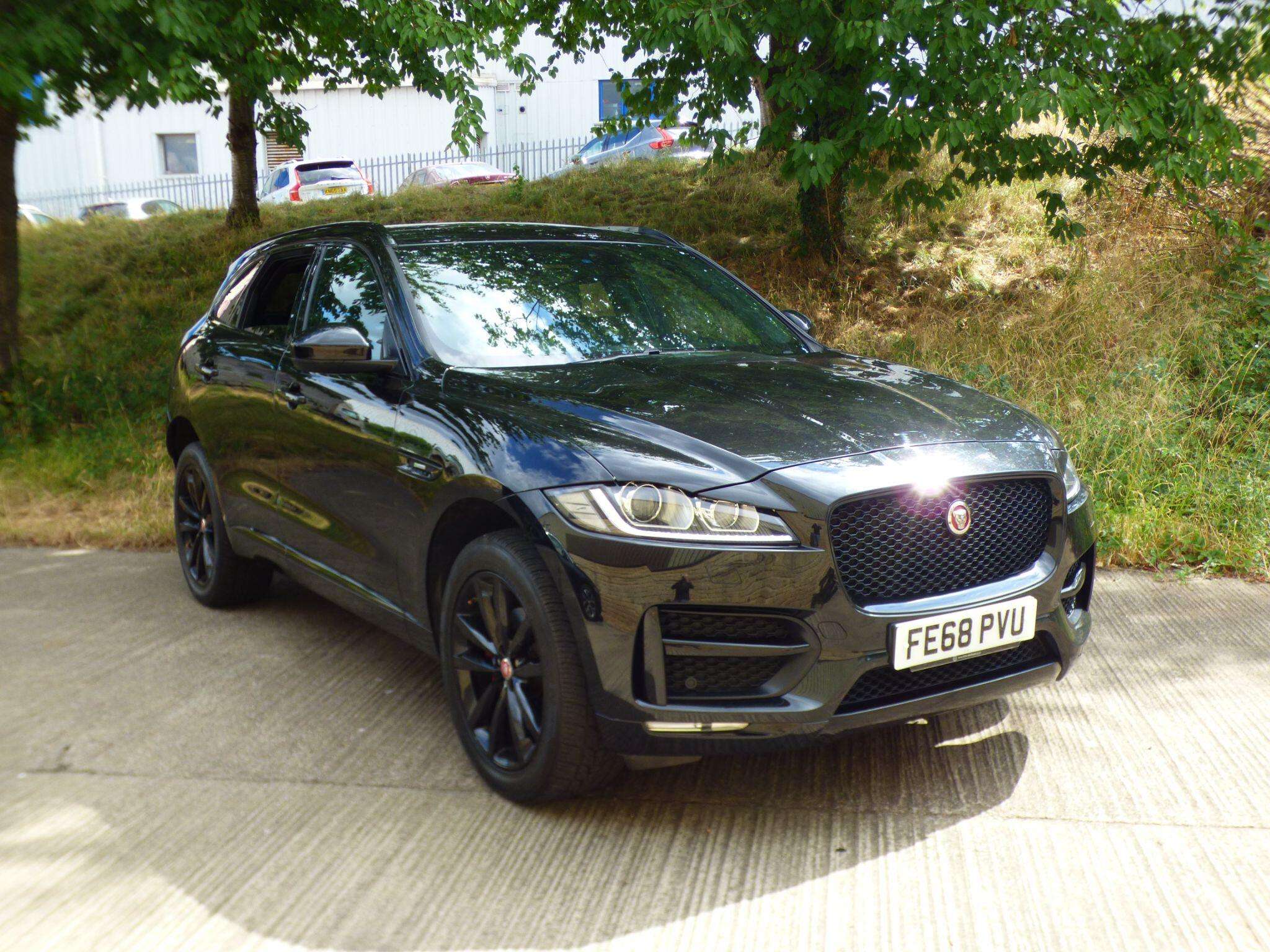 A 2018 JAGUAR F-PACE 2.0 D180 R-Sport Auto AWD Euro 6 (s/s) 5dr A 2018 JAGUAR F-PACE 2.0 D180 R-Sport Auto AWD Euro 6 (s/s) 5dr