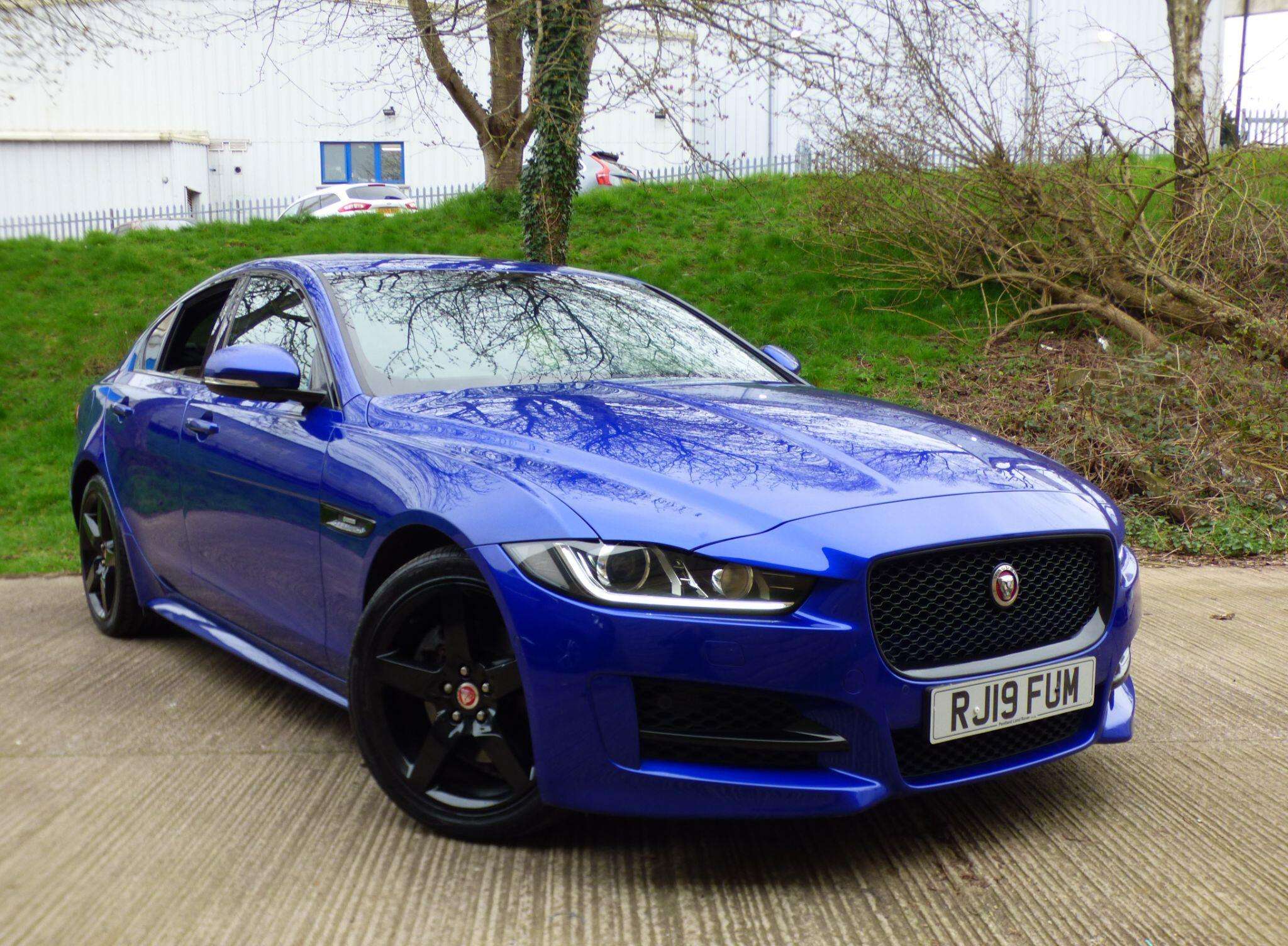 A 2019 JAGUAR XE 2.0d R-Sport Auto Euro 6 (s/s) 4dr A 2019 JAGUAR XE 2.0d R-Sport Auto Euro 6 (s/s) 4dr