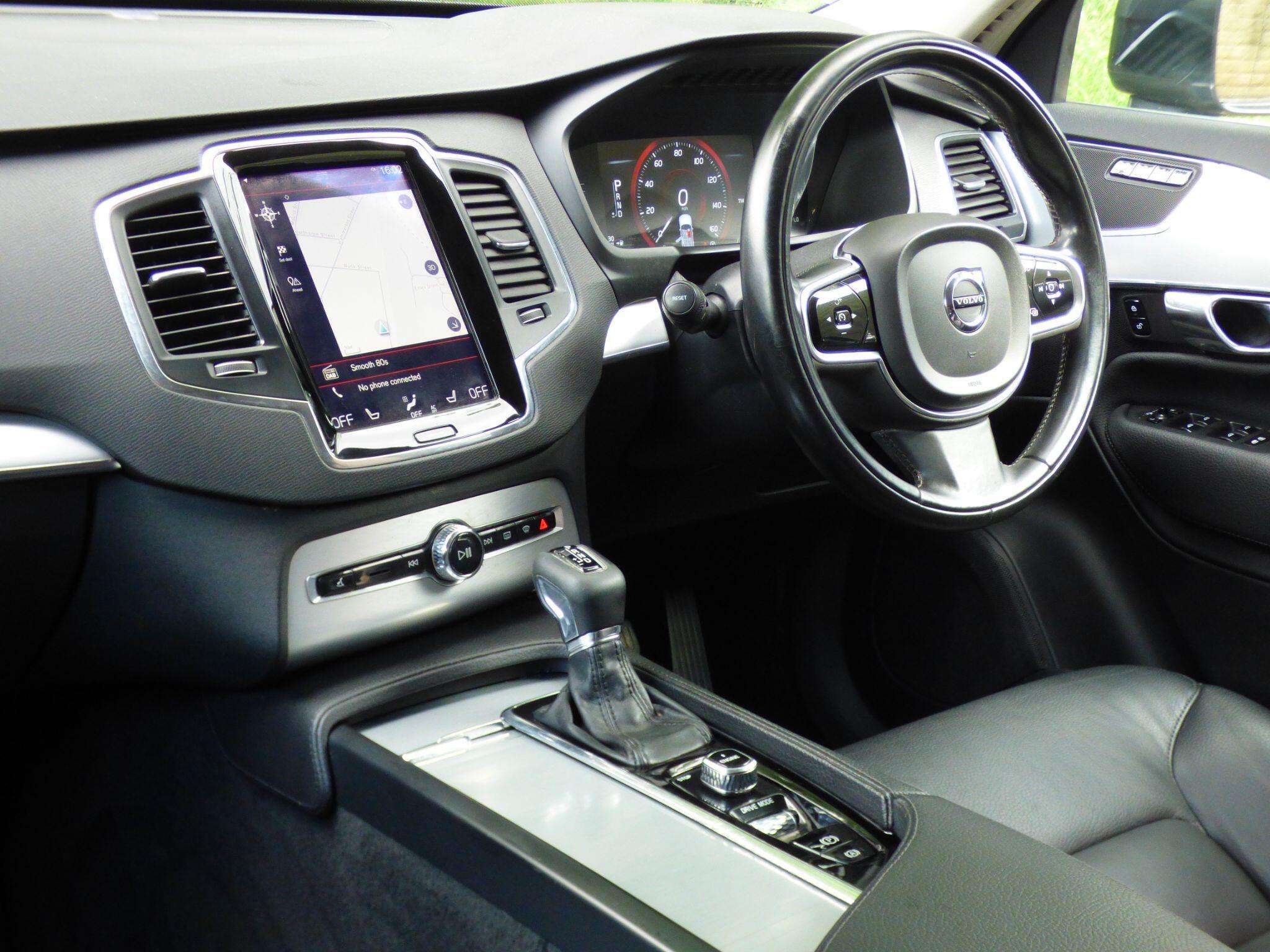 A 2016 VOLVO XC90 2.0 D5 PowerPulse Momentum Auto 4WD Euro 6 (s/s) 5dr A 2016 VOLVO XC90 2.0 D5 PowerPulse Momentum Auto 4WD Euro 6 (s/s) 5dr