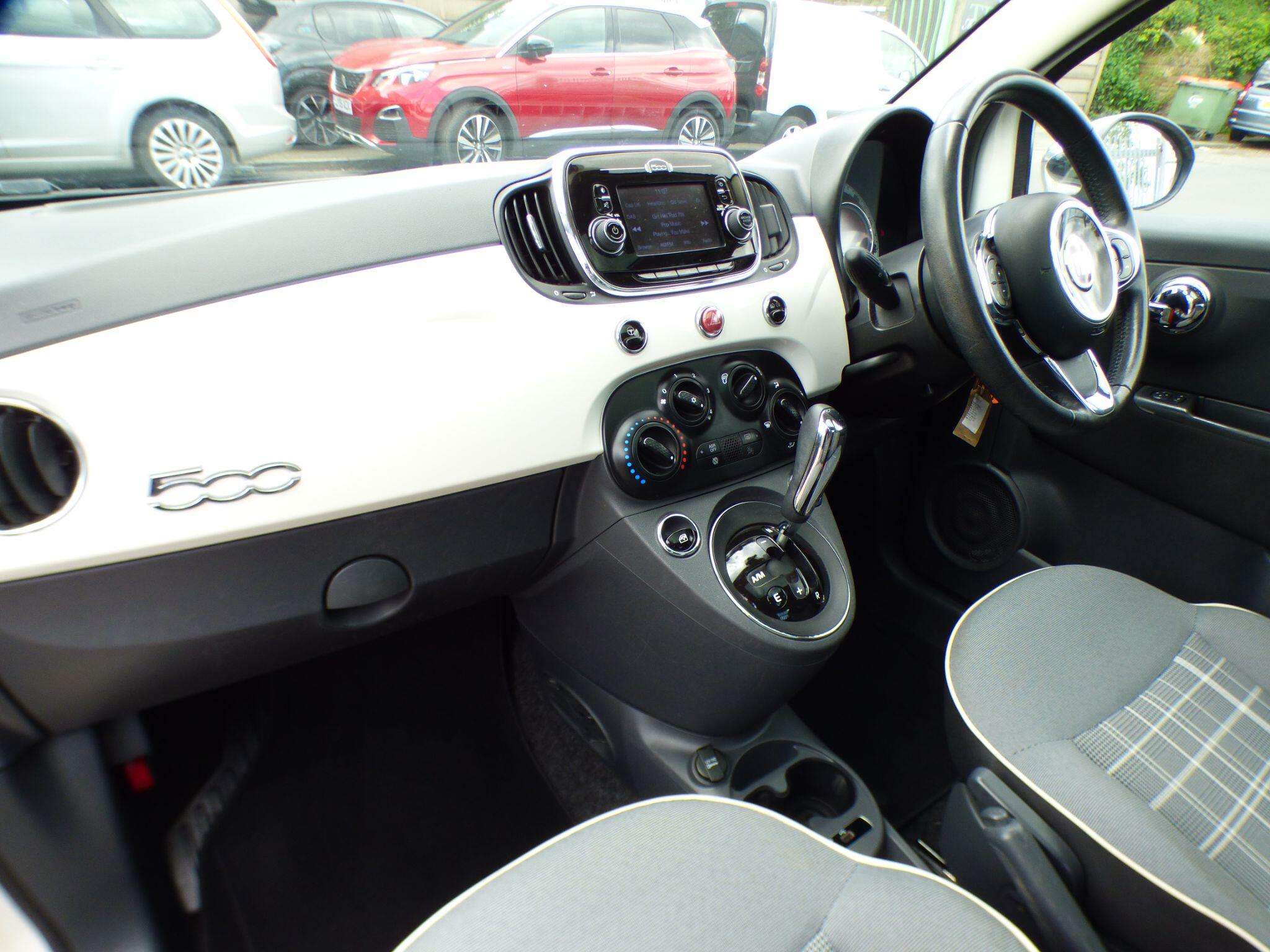 A 2016 FIAT 500 1.2 Lounge Dualogic Euro 6 (s/s) 3dr A 2016 FIAT 500 1.2 Lounge Dualogic Euro 6 (s/s) 3dr