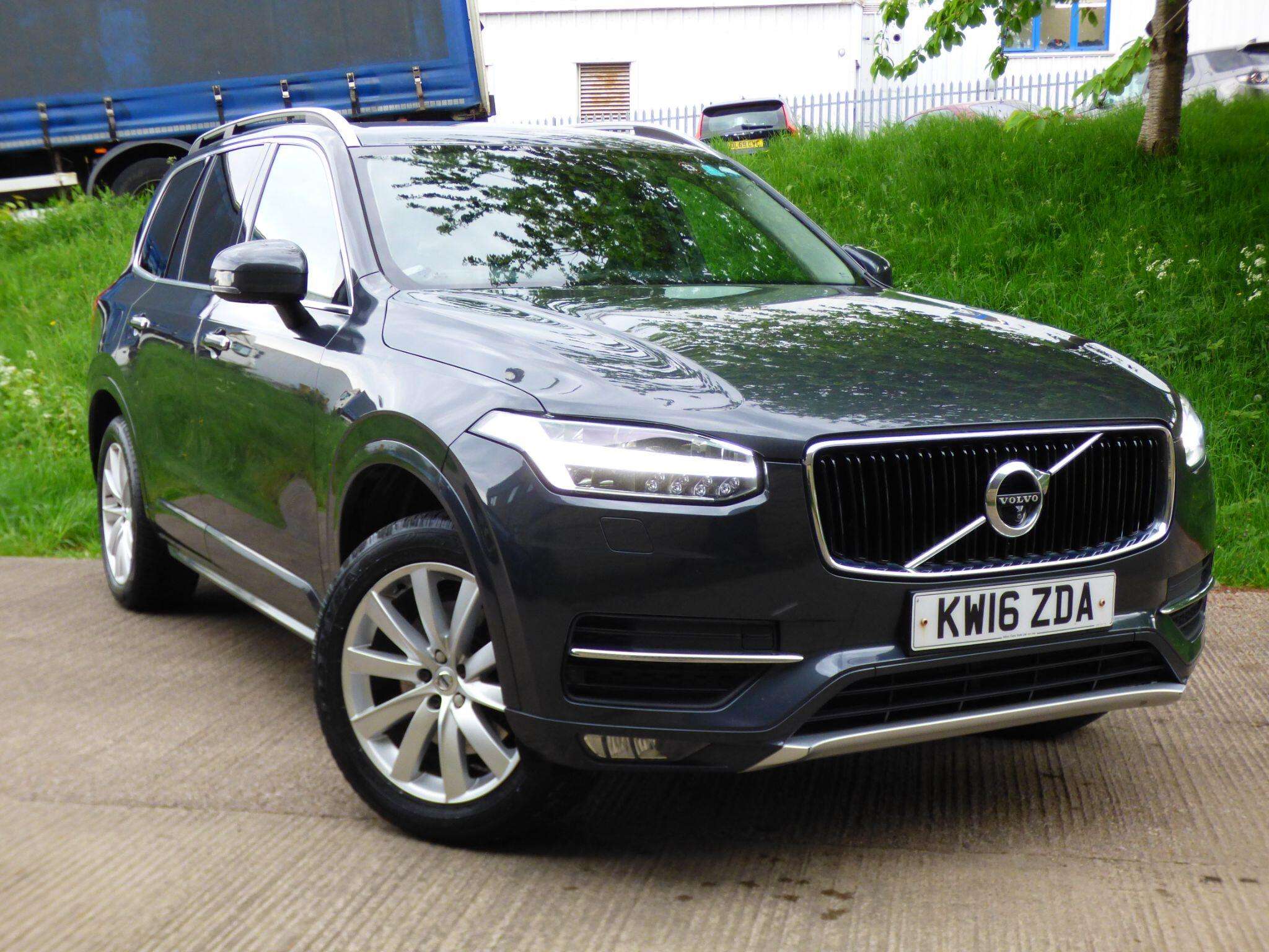 A 2016 VOLVO XC90 2.0 D5 PowerPulse Momentum Auto 4WD Euro 6 (s/s) 5dr A 2016 VOLVO XC90 2.0 D5 PowerPulse Momentum Auto 4WD Euro 6 (s/s) 5dr