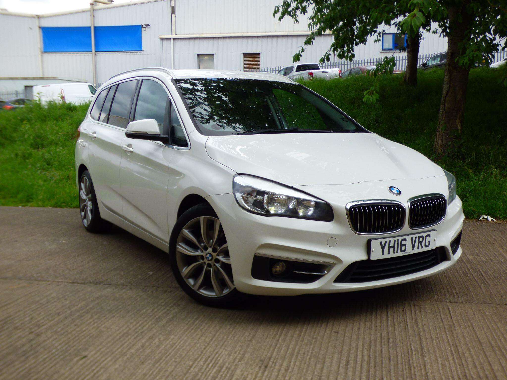 A 2016 BMW 2 SERIES GRAN TOURER 2.0 218d Luxury Auto Euro 6 (s/s) 5dr A 2016 BMW 2 SERIES GRAN TOURER 2.0 218d Luxury Auto Euro 6 (s/s) 5dr