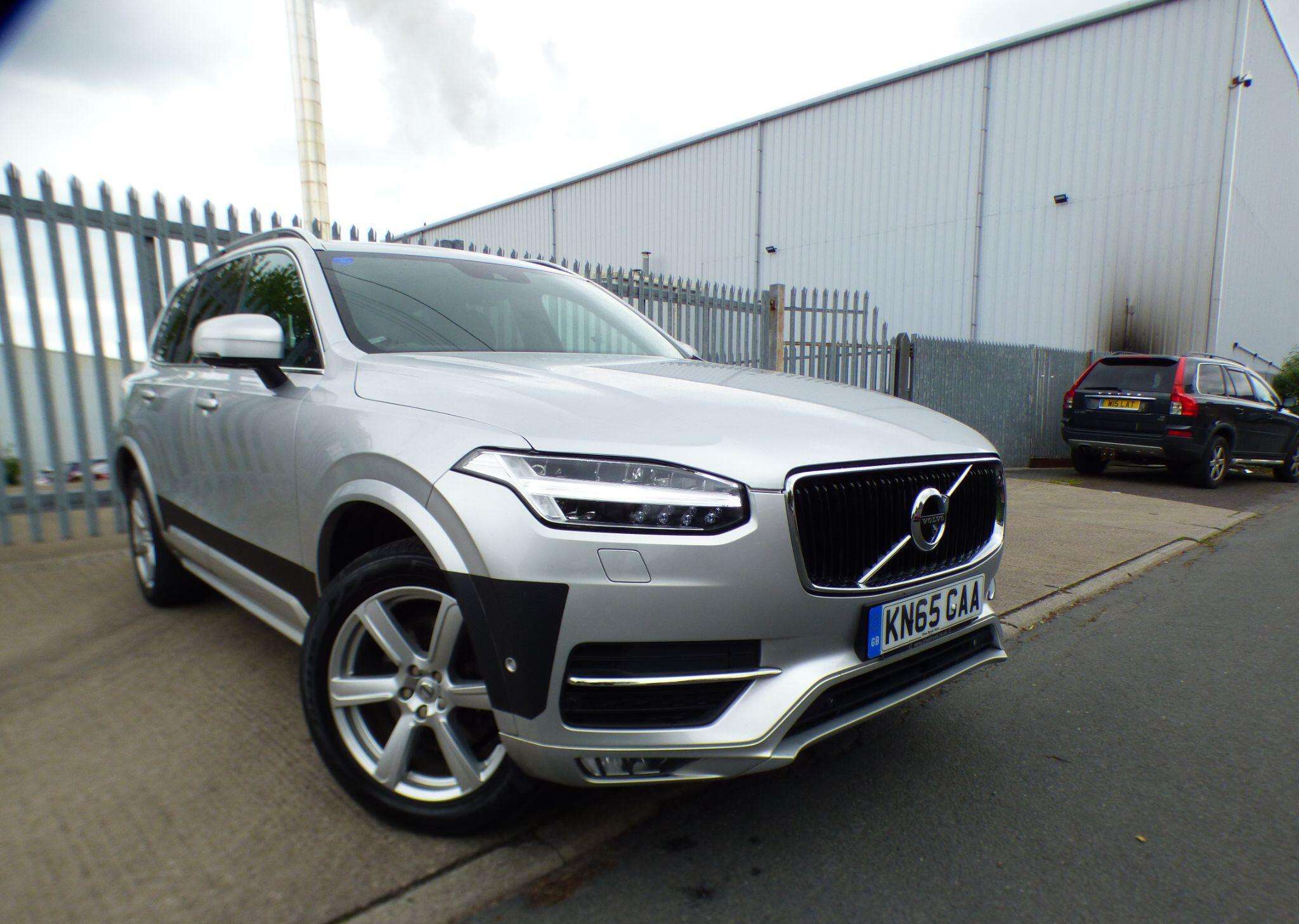 A 2015 VOLVO XC90 2.0 D5 Momentum Geartronic 4WD Euro 6 (s/s) 5dr A 2015 VOLVO XC90 2.0 D5 Momentum Geartronic 4WD Euro 6 (s/s) 5dr