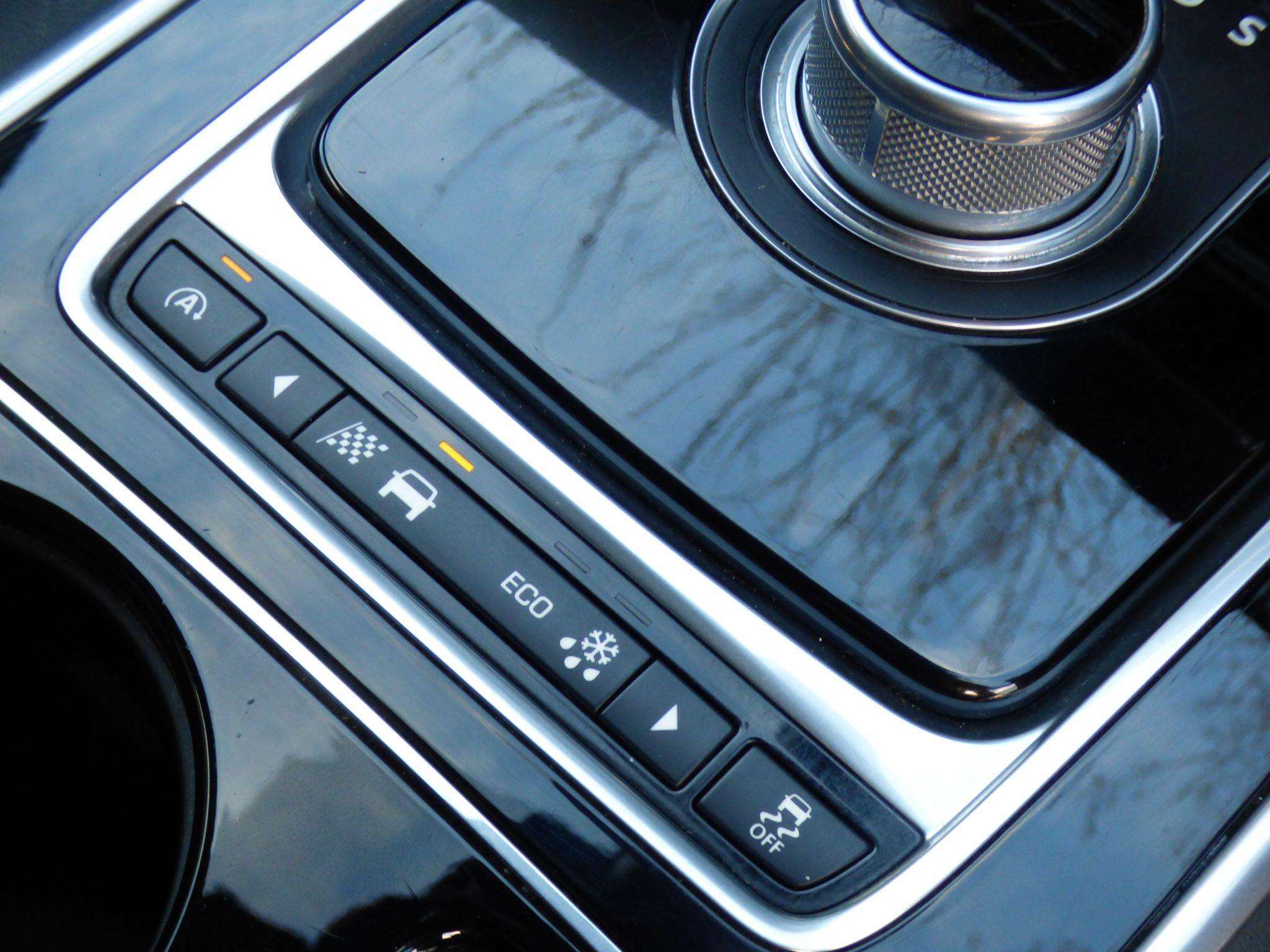 2015 JAGUAR XE 2015 JAGUAR XE