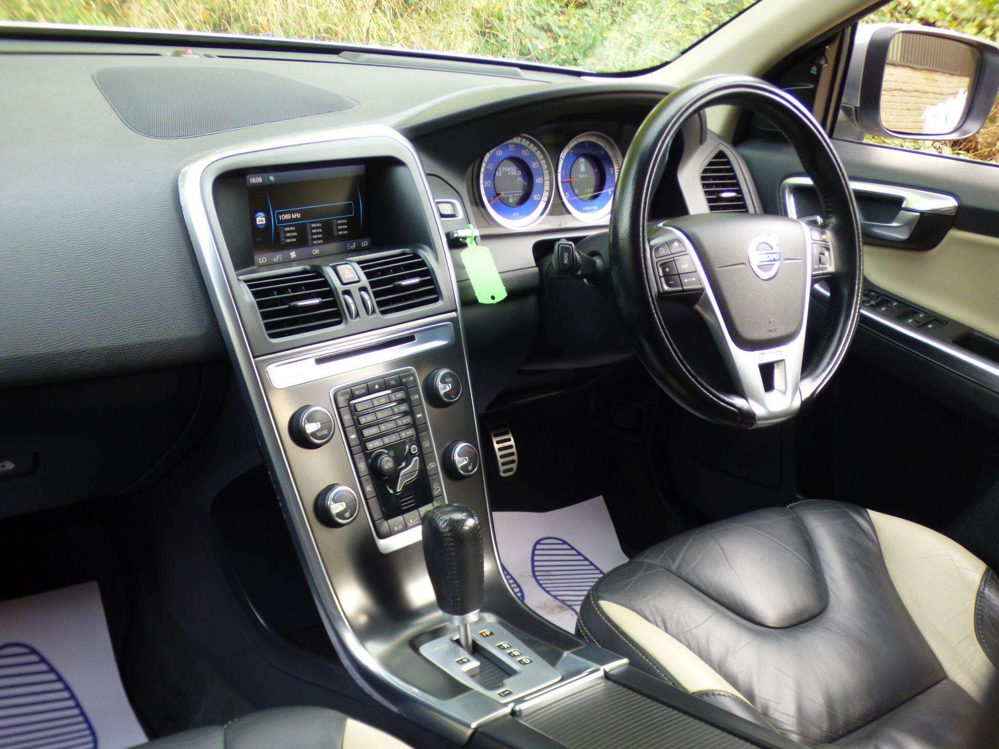2012 VOLVO XC60 2012 VOLVO XC60