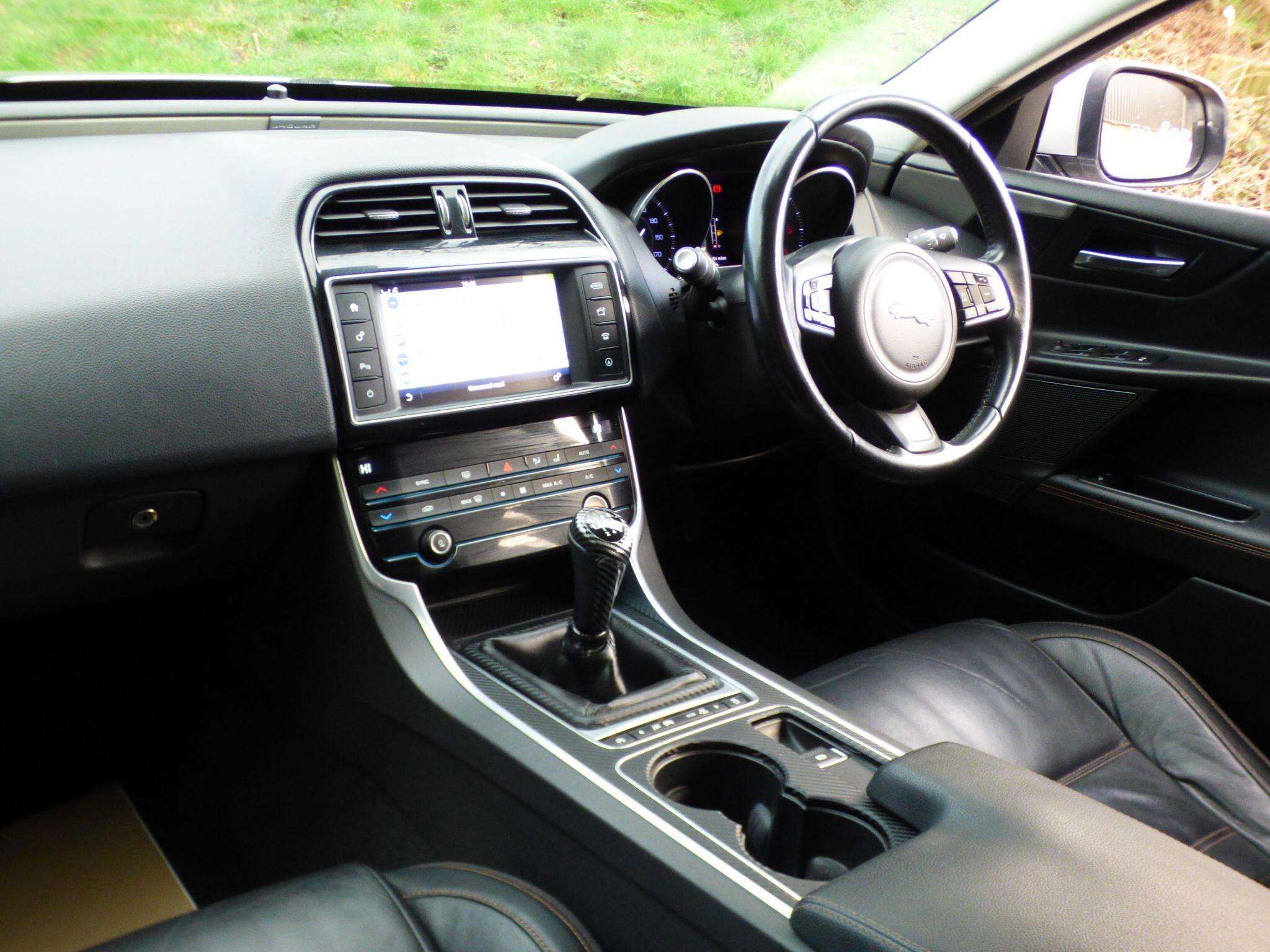 2016 JAGUAR XE 2016 JAGUAR XE