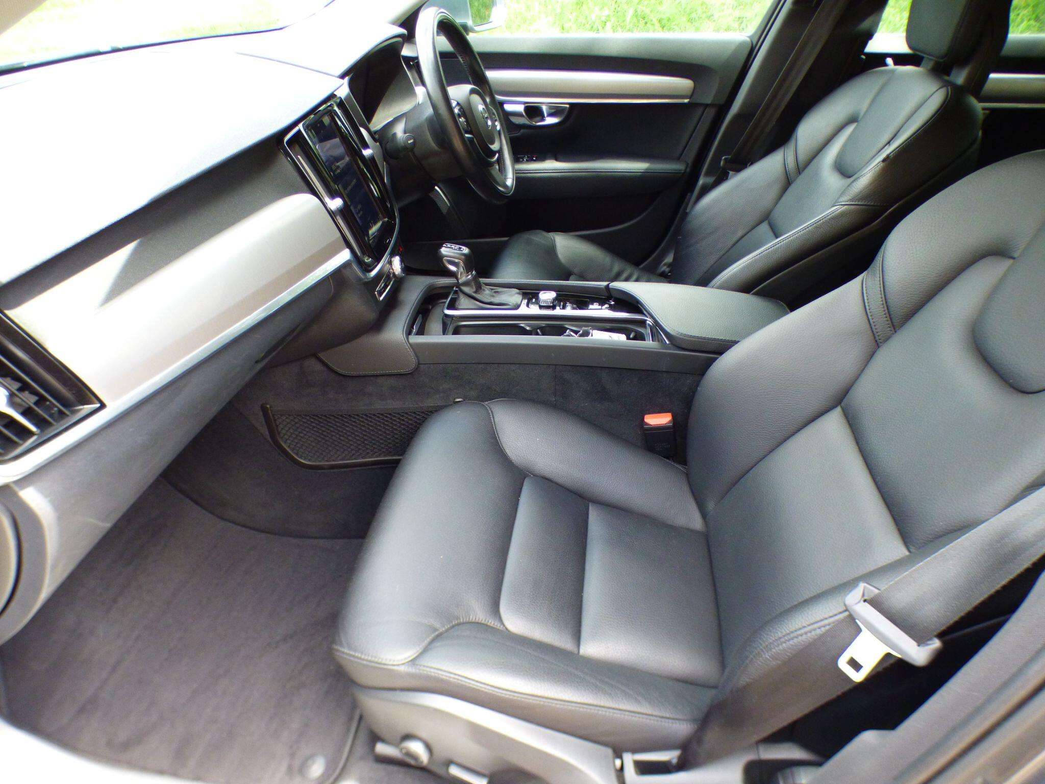 2016 VOLVO V90 2016 VOLVO V90