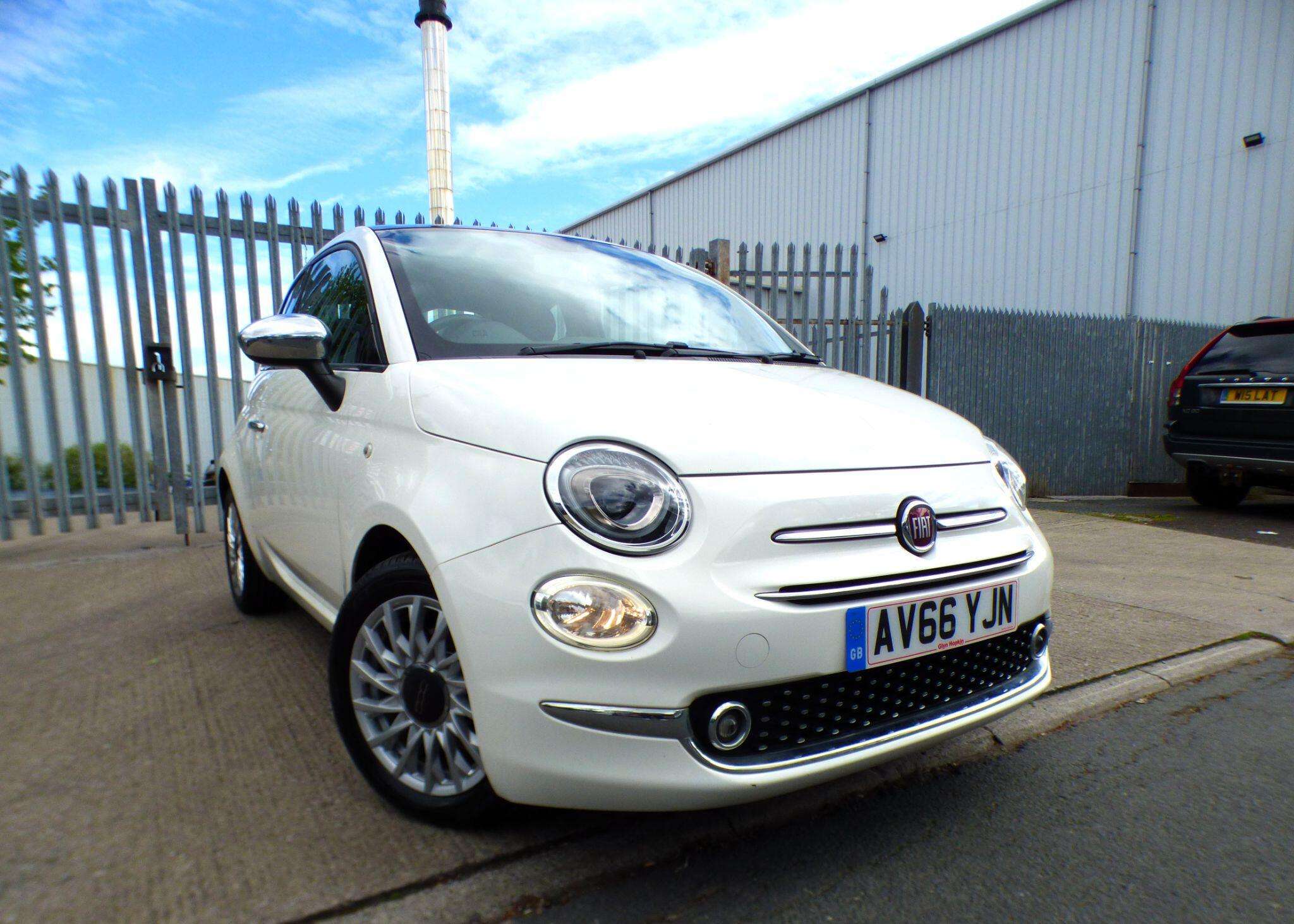 A 2016 FIAT 500 1.2 Lounge Dualogic Euro 6 (s/s) 3dr A 2016 FIAT 500 1.2 Lounge Dualogic Euro 6 (s/s) 3dr