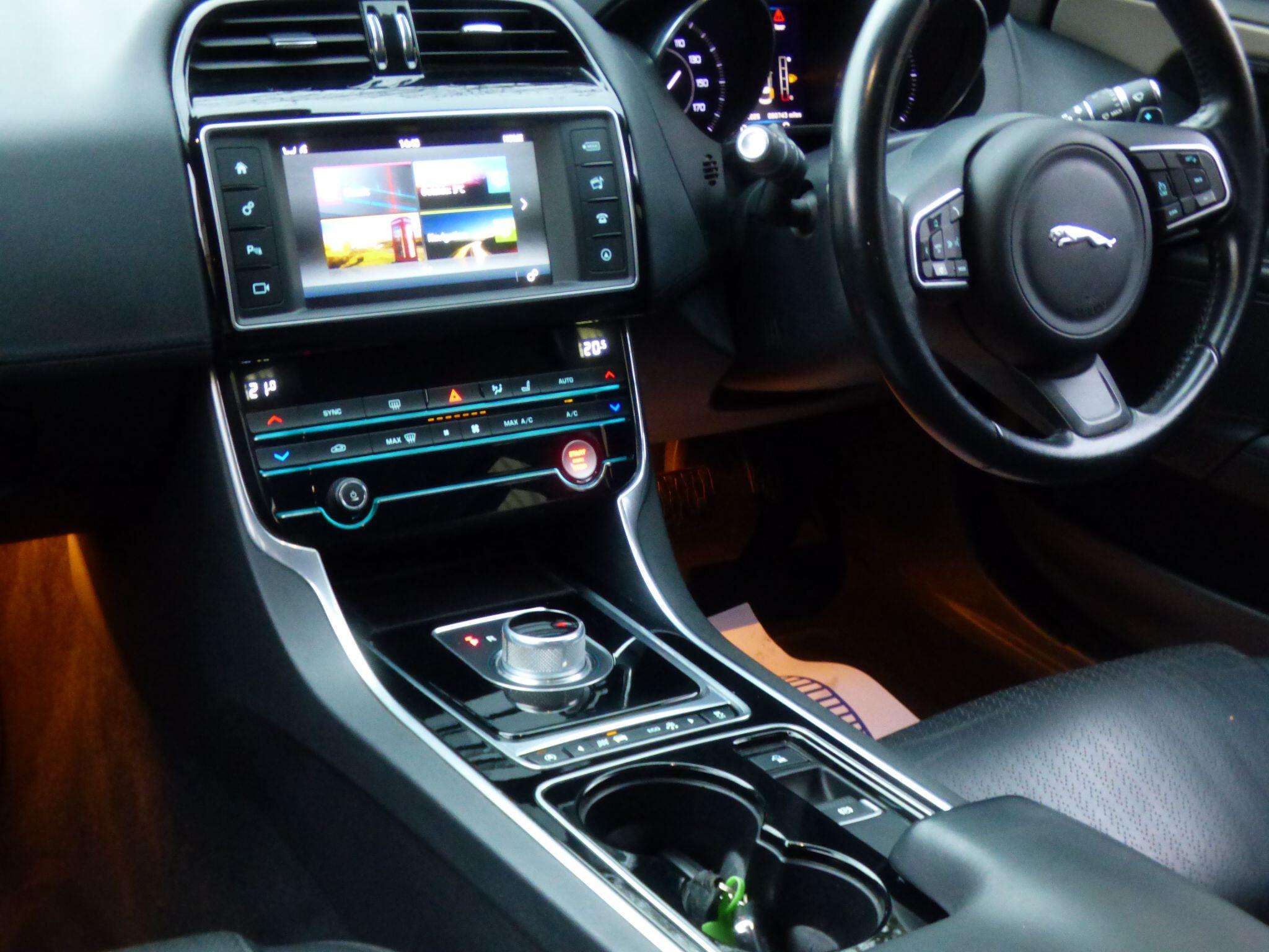 2016 JAGUAR XE 2016 JAGUAR XE