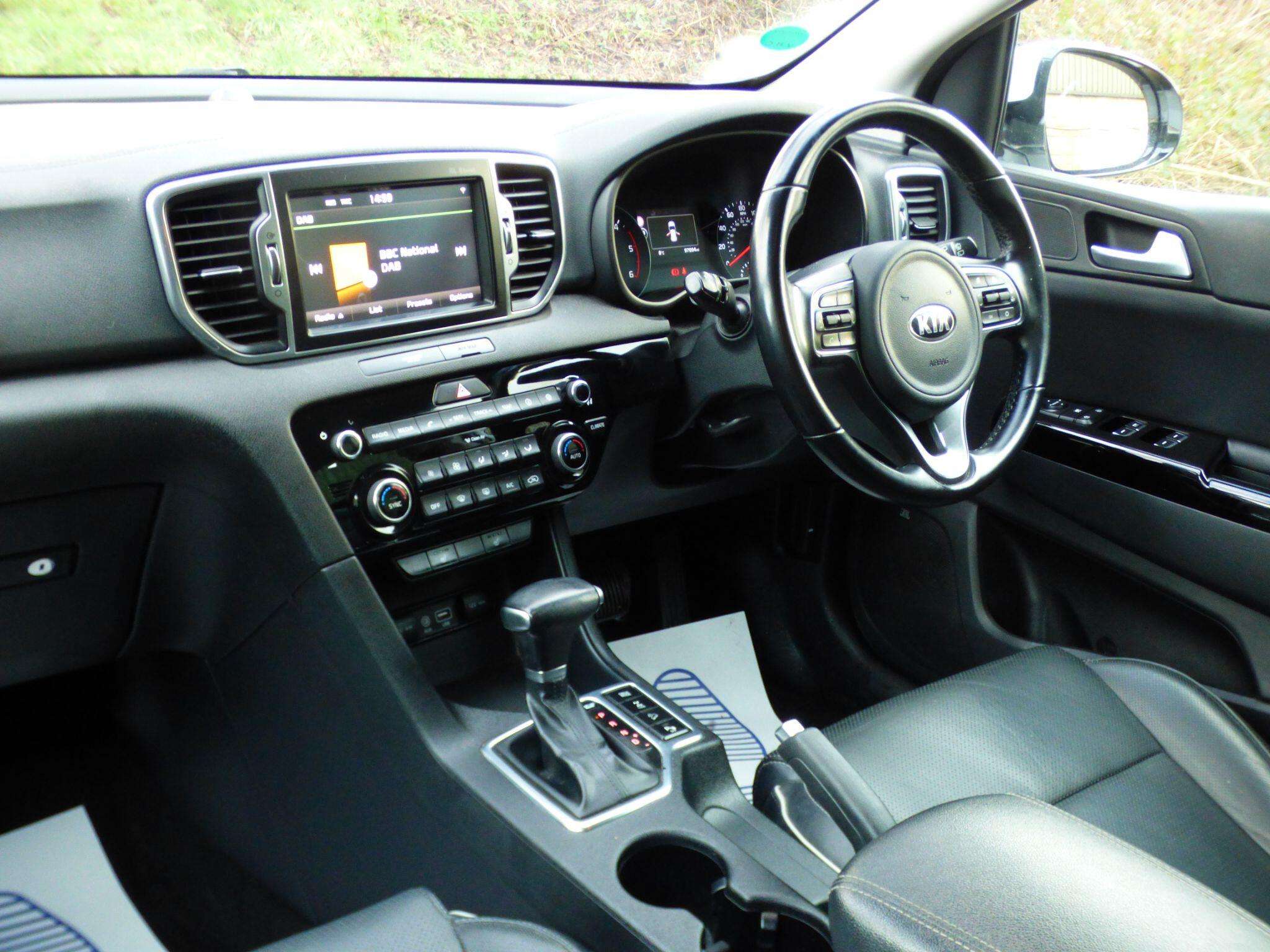 A 2016 KIA SPORTAGE 2.0 CRDi KX-3 Auto AWD Euro 6 5dr A 2016 KIA SPORTAGE 2.0 CRDi KX-3 Auto AWD Euro 6 5dr