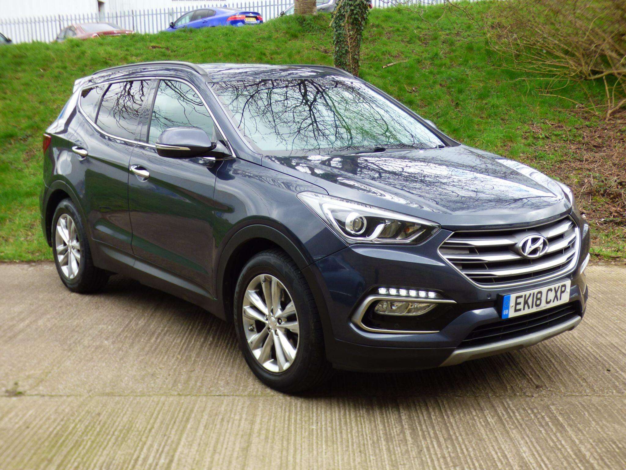 A 2018 HYUNDAI SANTA FE 2.2 CRDi Blue Drive Premium Auto 4WD Euro 6 (s/s) 5dr (7 Seat) A 2018 HYUNDAI SANTA FE 2.2 CRDi Blue Drive Premium Auto 4WD Euro 6 (s/s) 5dr (7 Seat)