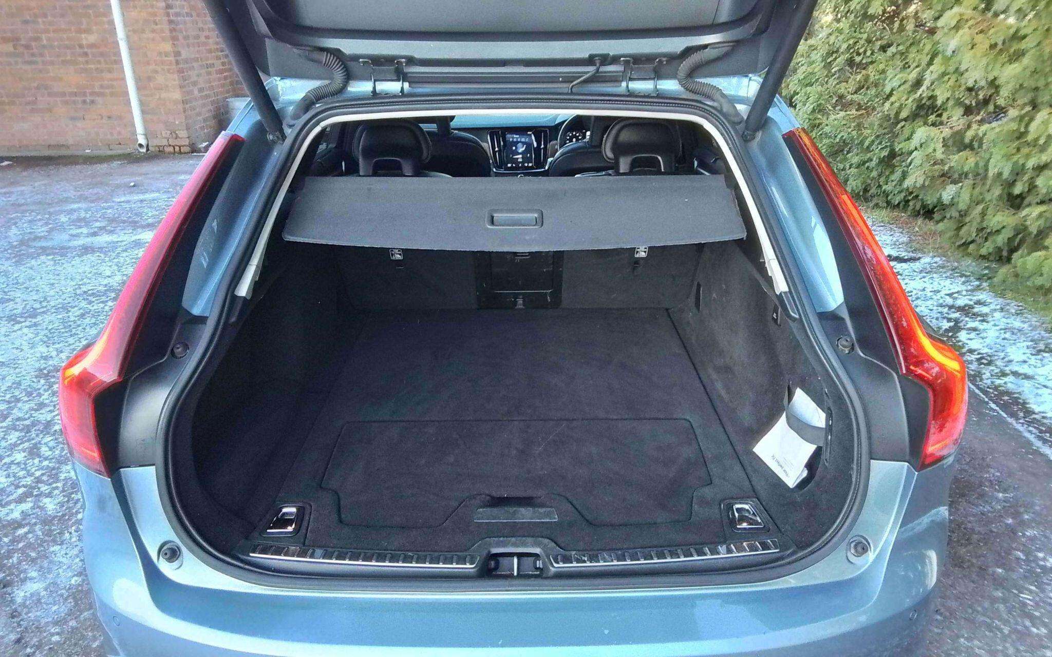 2018 VOLVO V90 2018 VOLVO V90