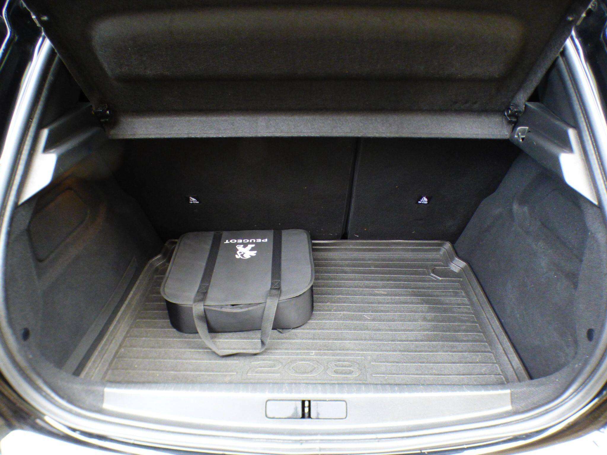 2021 PEUGEOT E-208 2021 PEUGEOT E-208