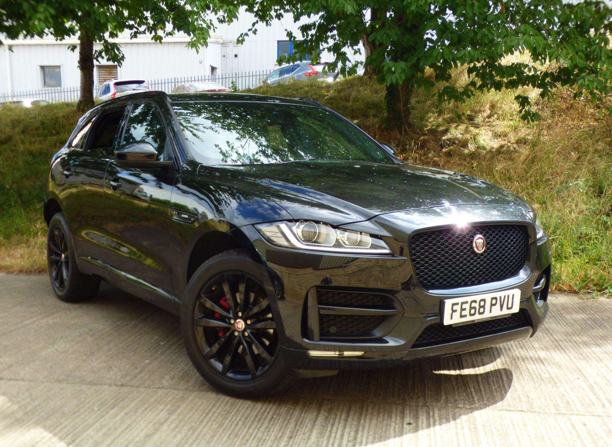 A 2018 JAGUAR F-PACE 2.0 D180 R-Sport Auto AWD Euro 6 (s/s) 5dr A 2018 JAGUAR F-PACE 2.0 D180 R-Sport Auto AWD Euro 6 (s/s) 5dr
