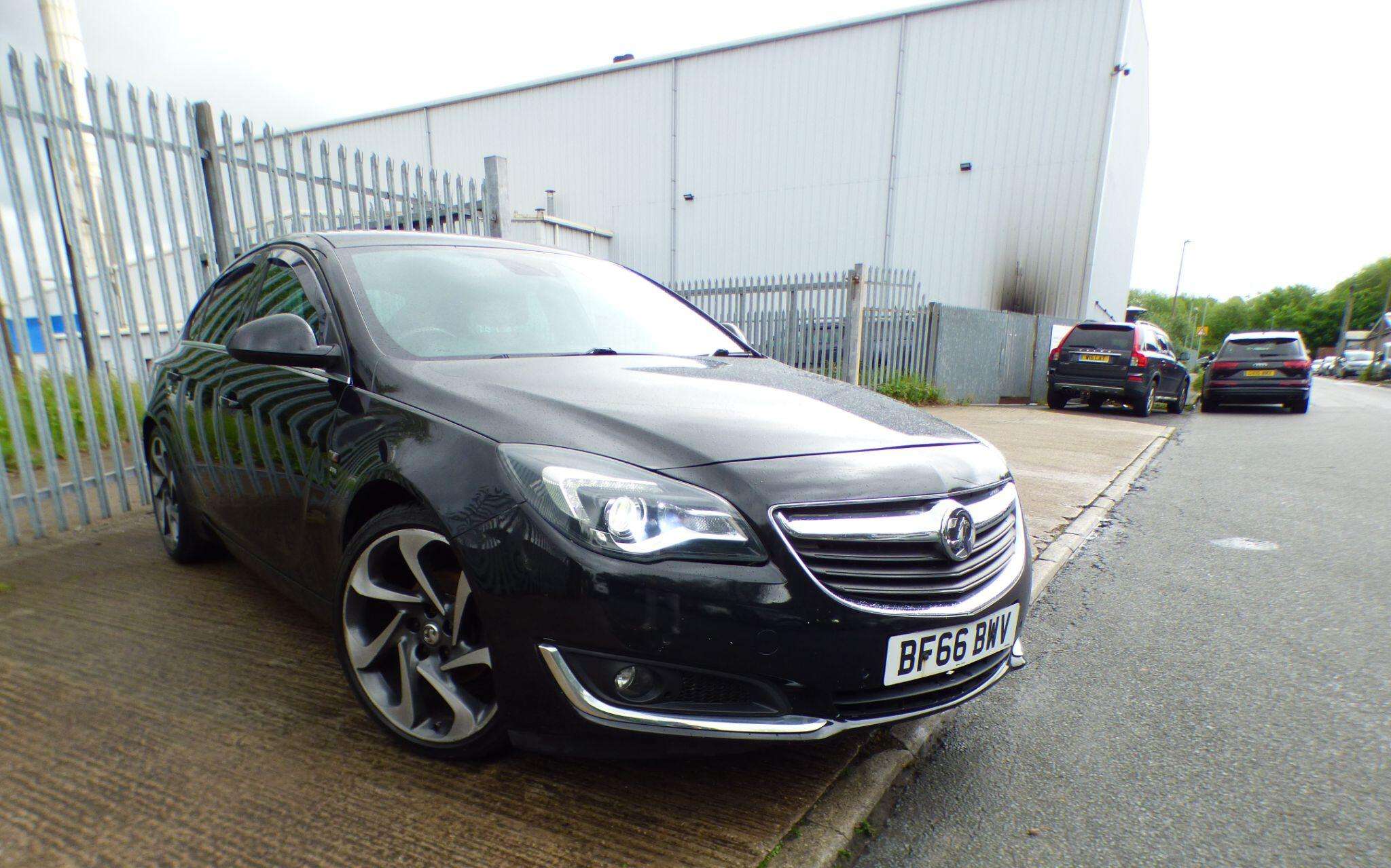 A 2016 VAUXHALL INSIGNIA 2.0 CDTi ecoFLEX SRi VX Line Nav Euro 6 (s/s) 5dr A 2016 VAUXHALL INSIGNIA 2.0 CDTi ecoFLEX SRi VX Line Nav Euro 6 (s/s) 5dr