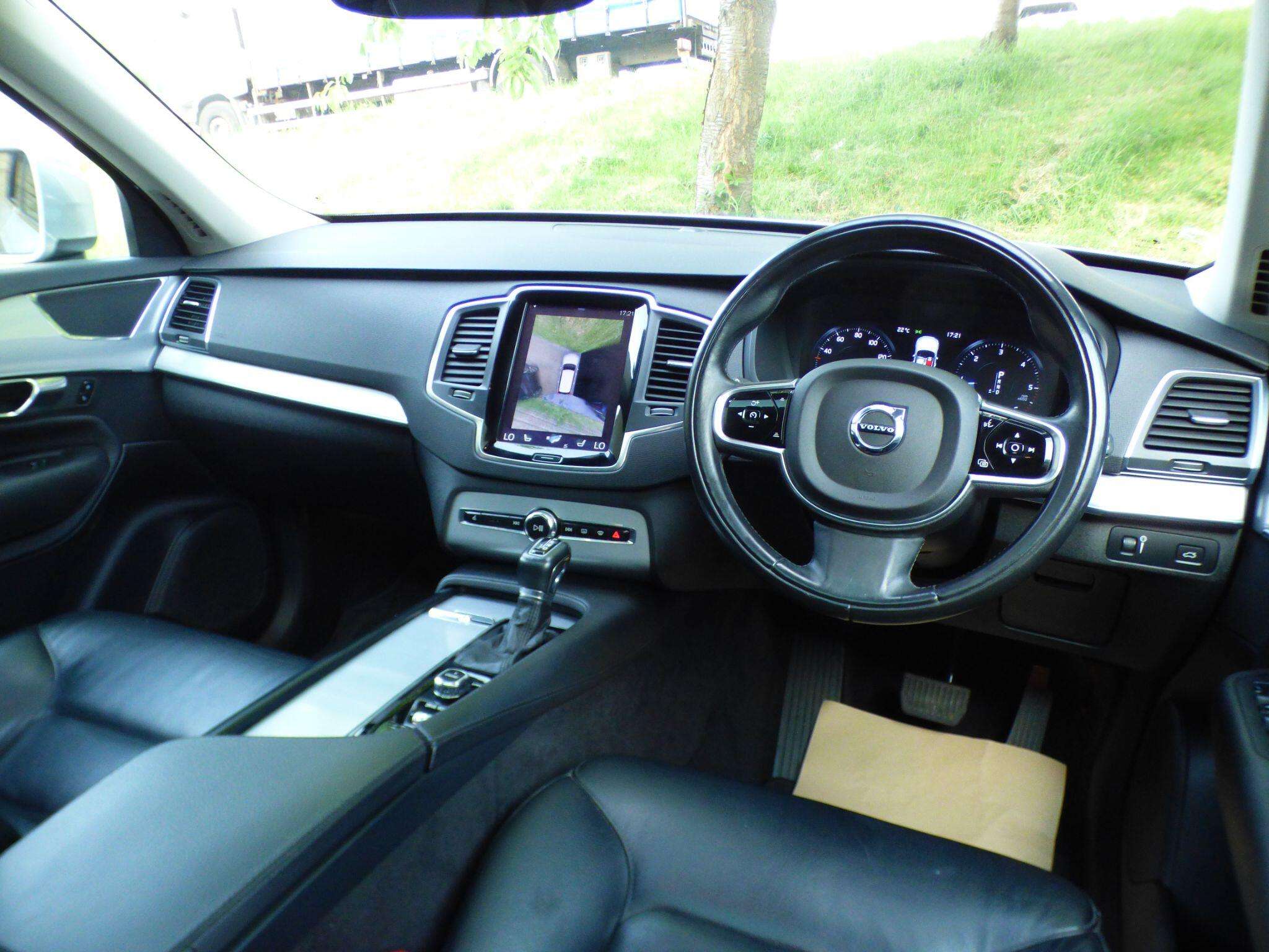 A 2015 VOLVO XC90 2.0 D5 Momentum Geartronic 4WD Euro 6 (s/s) 5dr A 2015 VOLVO XC90 2.0 D5 Momentum Geartronic 4WD Euro 6 (s/s) 5dr