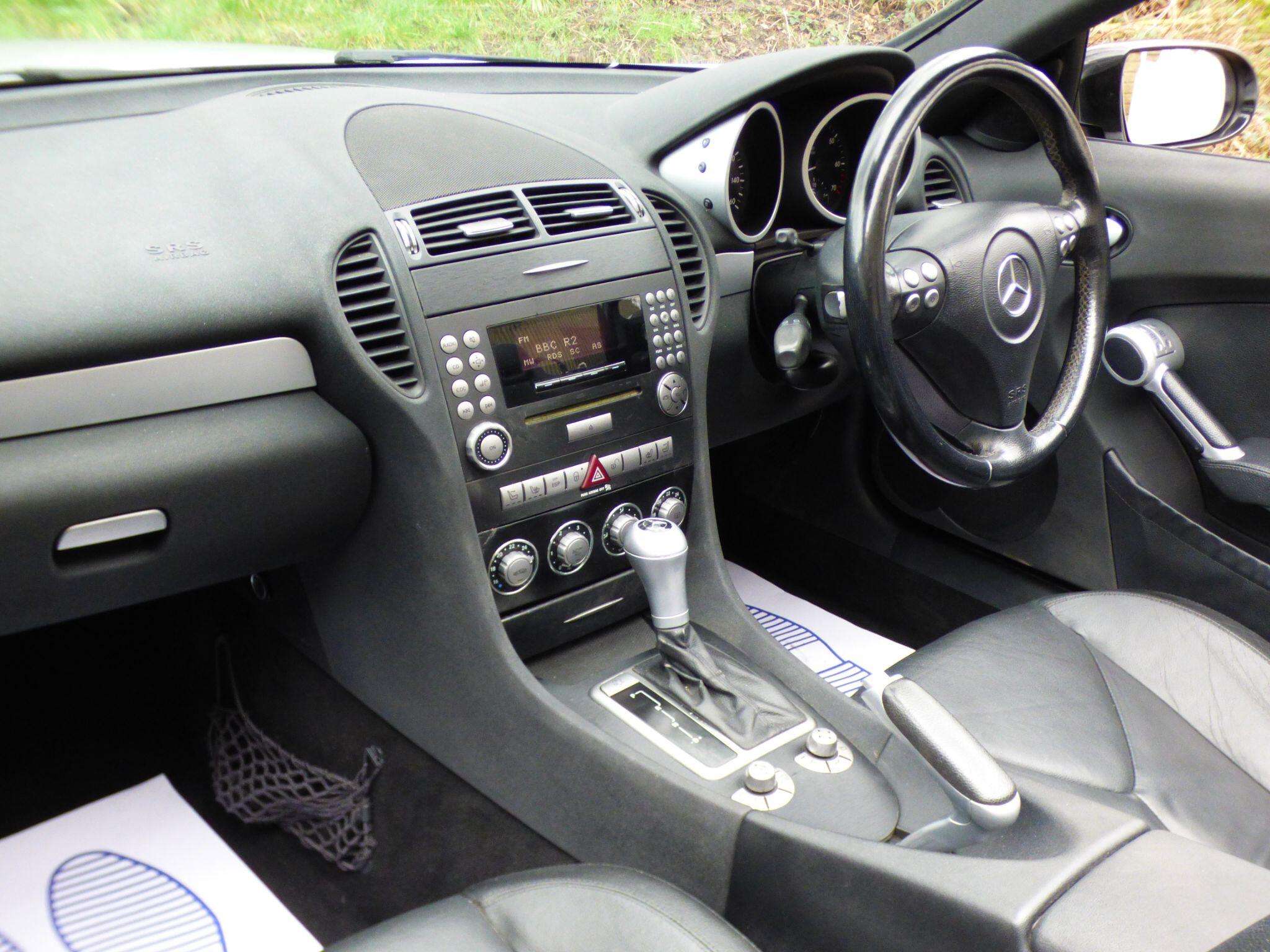 A 2004 MERCEDES-BENZ SLK 2.0 SLK200 Kompressor 2dr A 2004 MERCEDES-BENZ SLK 2.0 SLK200 Kompressor 2dr