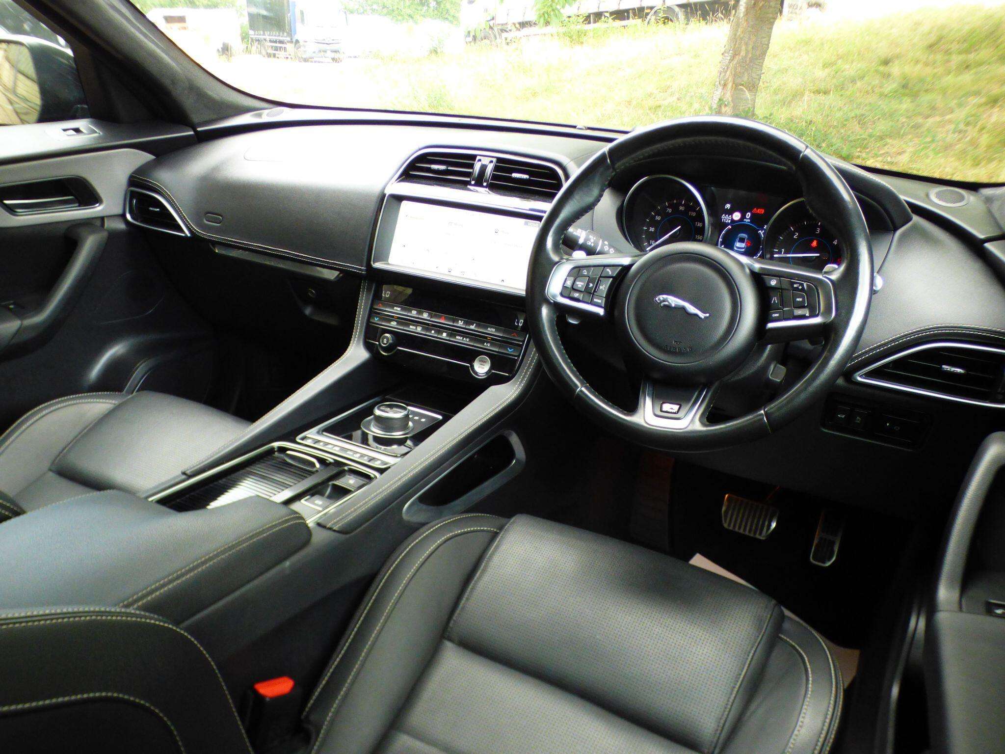 2018 JAGUAR F-PACE 2018 JAGUAR F-PACE