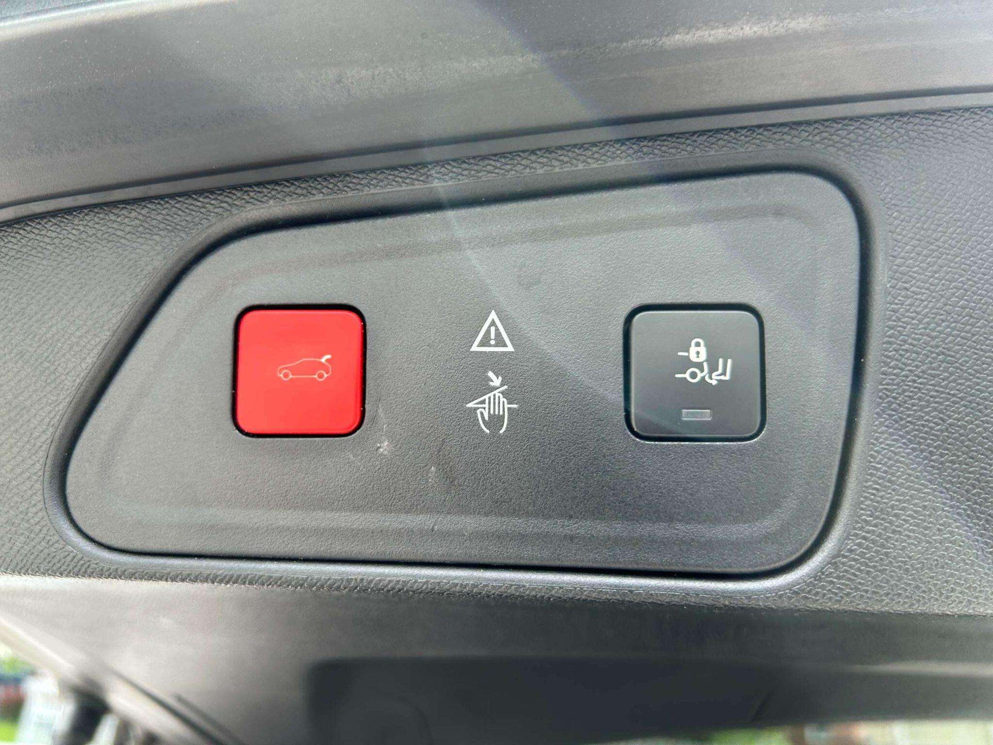 2018 PEUGEOT 3008 2018 PEUGEOT 3008