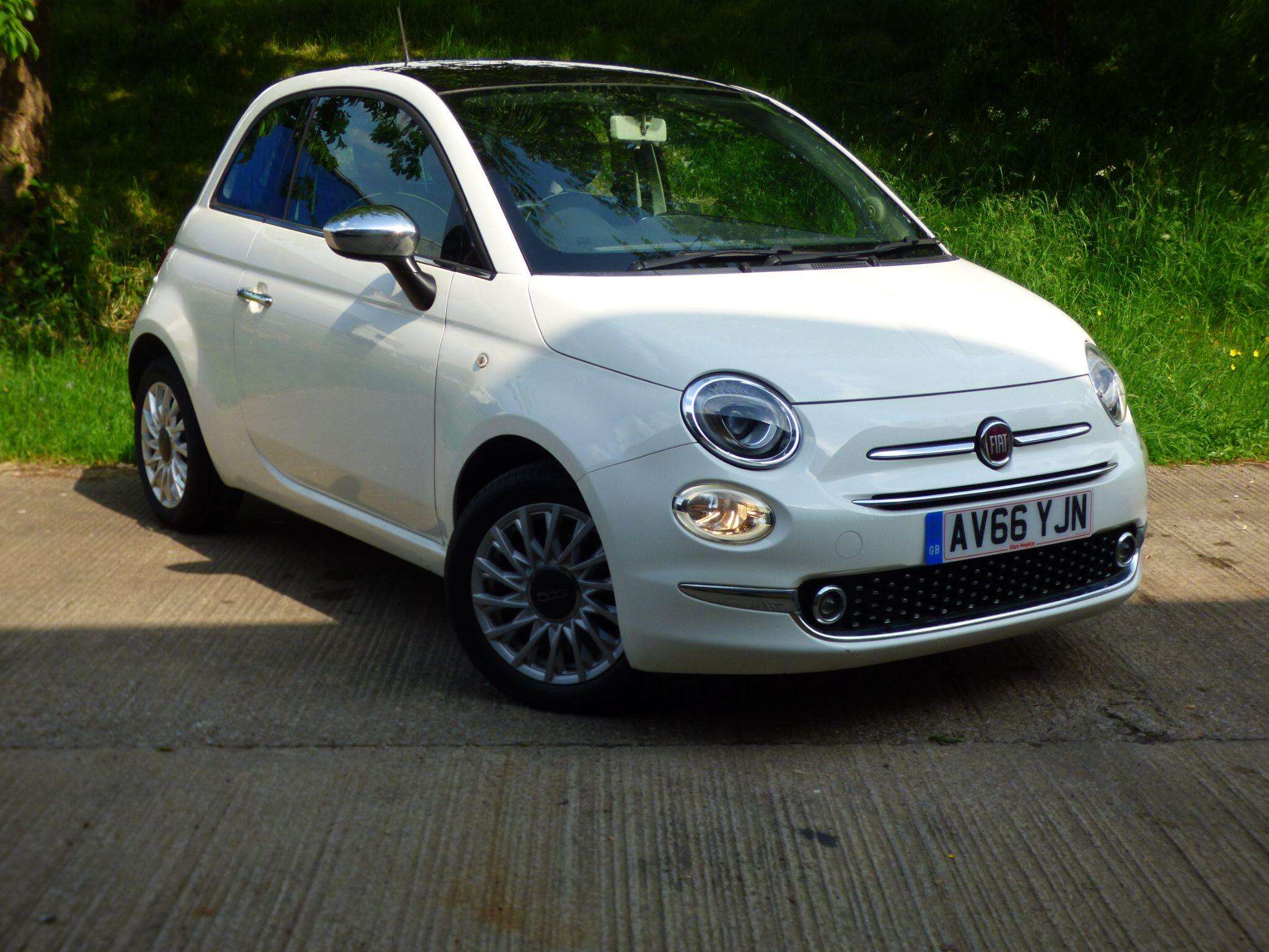 A 2016 FIAT 500 1.2 Lounge Dualogic Euro 6 (s/s) 3dr A 2016 FIAT 500 1.2 Lounge Dualogic Euro 6 (s/s) 3dr