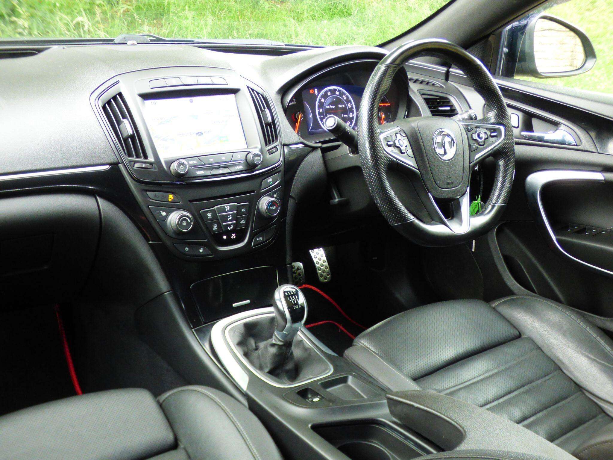 A 2016 VAUXHALL INSIGNIA 2.0 CDTi ecoFLEX SRi VX Line Nav Euro 6 (s/s) 5dr A 2016 VAUXHALL INSIGNIA 2.0 CDTi ecoFLEX SRi VX Line Nav Euro 6 (s/s) 5dr