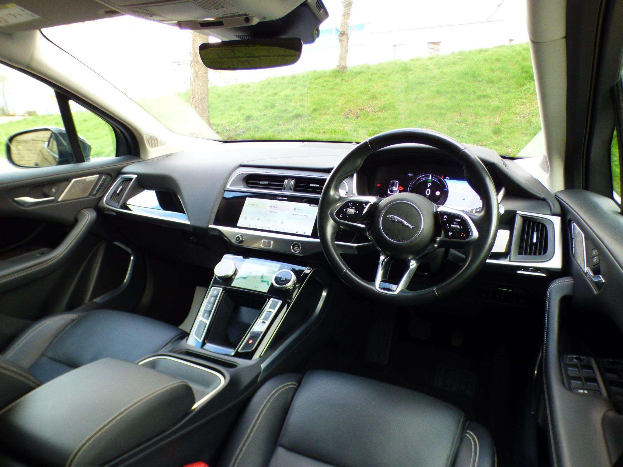 A 2020 JAGUAR I-PACE 400 90kWh HSE Auto 4WD 5dr A 2020 JAGUAR I-PACE 400 90kWh HSE Auto 4WD 5dr