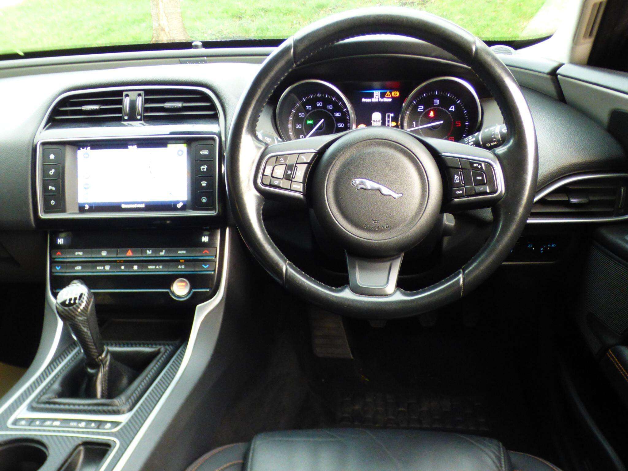 2016 JAGUAR XE 2016 JAGUAR XE