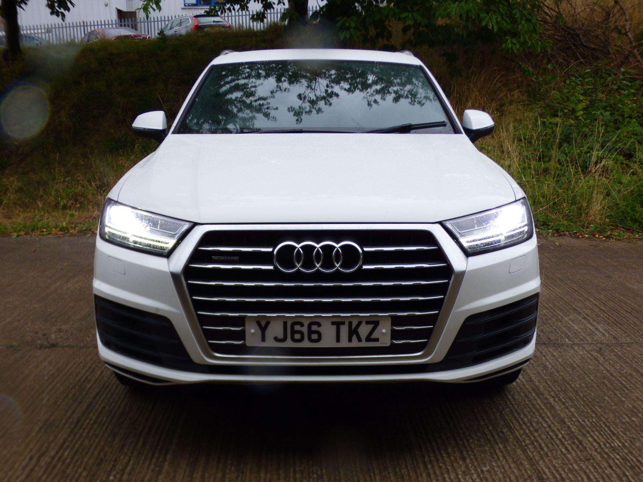 2016 AUDI Q7 2016 AUDI Q7