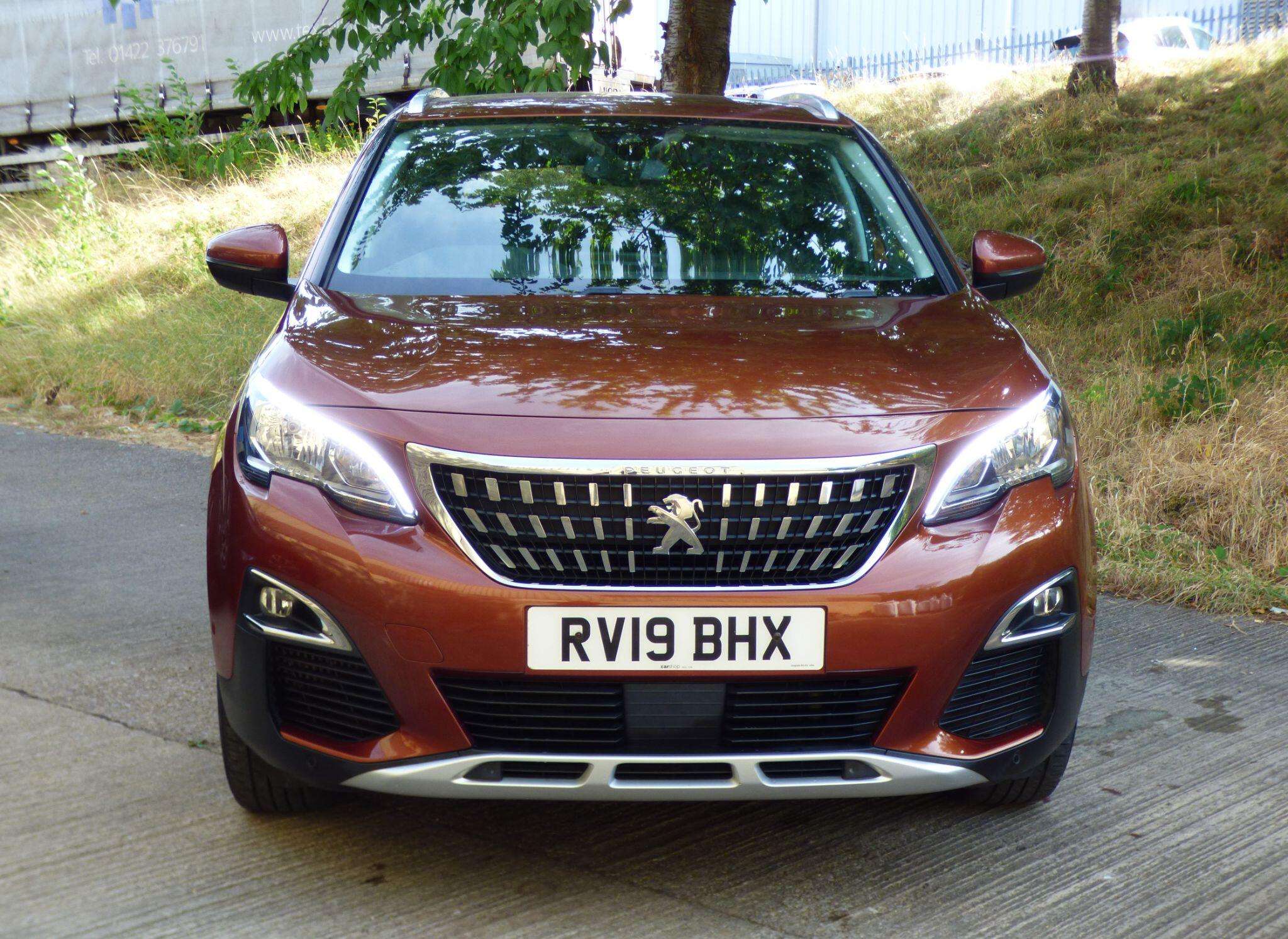 A 2019 PEUGEOT 3008 1.5 BlueHDi Allure EAT Euro 6 (s/s) 5dr A 2019 PEUGEOT 3008 1.5 BlueHDi Allure EAT Euro 6 (s/s) 5dr