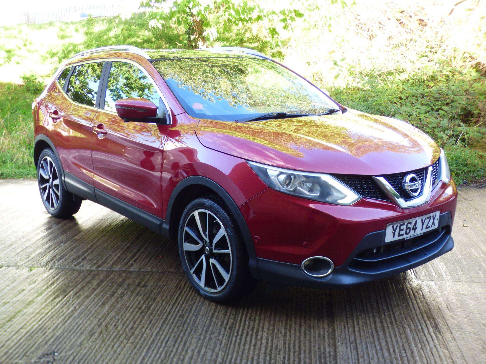 A 2014 NISSAN QASHQAI 1.6 dCi Tekna XTRON 2WD Euro 5 (s/s) 5dr A 2014 NISSAN QASHQAI 1.6 dCi Tekna XTRON 2WD Euro 5 (s/s) 5dr