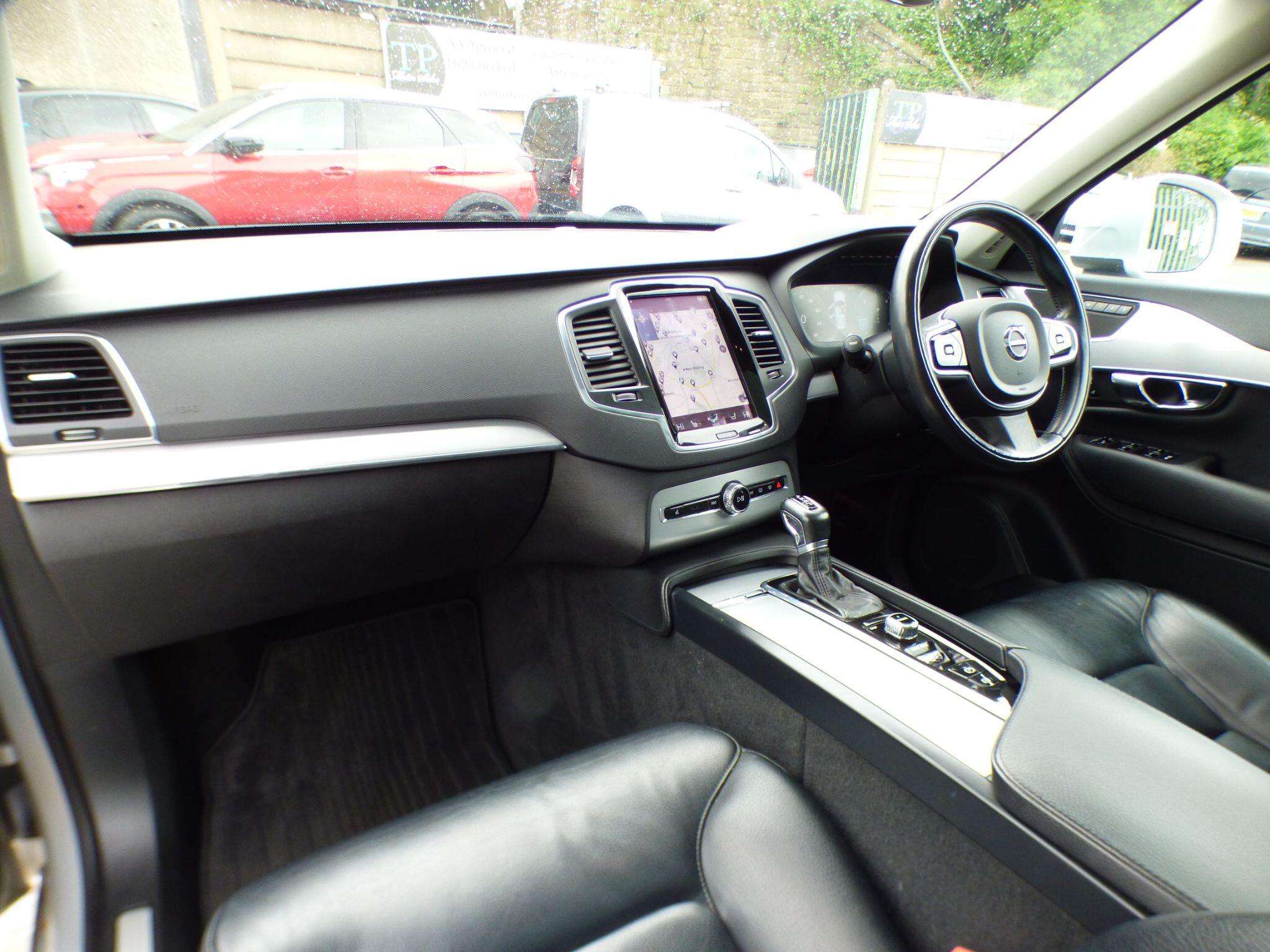 A 2015 VOLVO XC90 2.0 D5 Momentum Geartronic 4WD Euro 6 (s/s) 5dr A 2015 VOLVO XC90 2.0 D5 Momentum Geartronic 4WD Euro 6 (s/s) 5dr