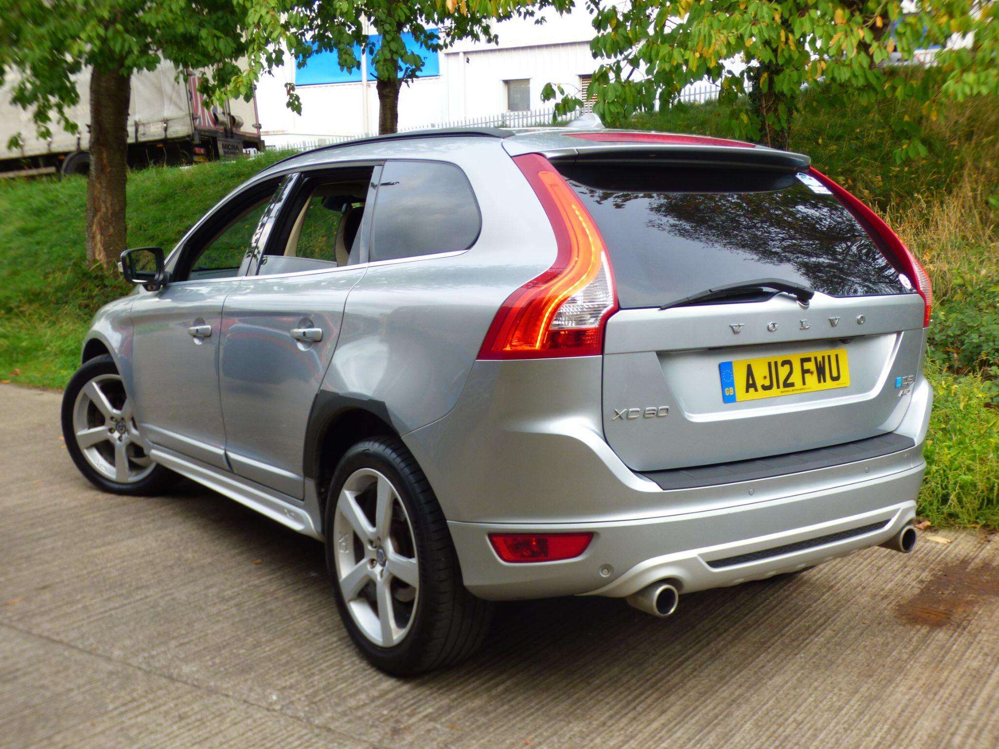 2012 VOLVO XC60 2012 VOLVO XC60