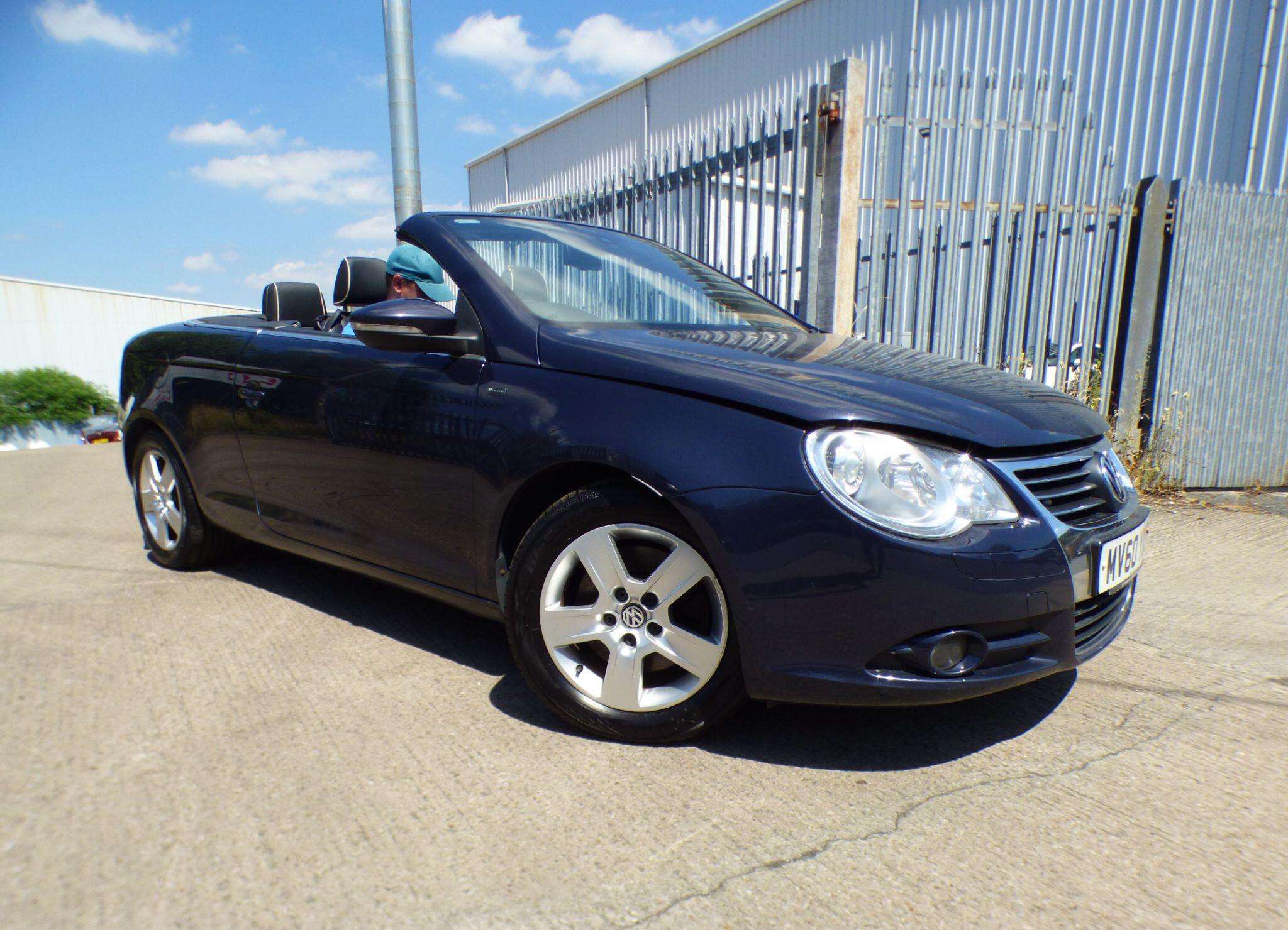 A 2010 VOLKSWAGEN EOS 2.0 TSI Individual Cabriolet DSG Euro 5 2dr A 2010 VOLKSWAGEN EOS 2.0 TSI Individual Cabriolet DSG Euro 5 2dr