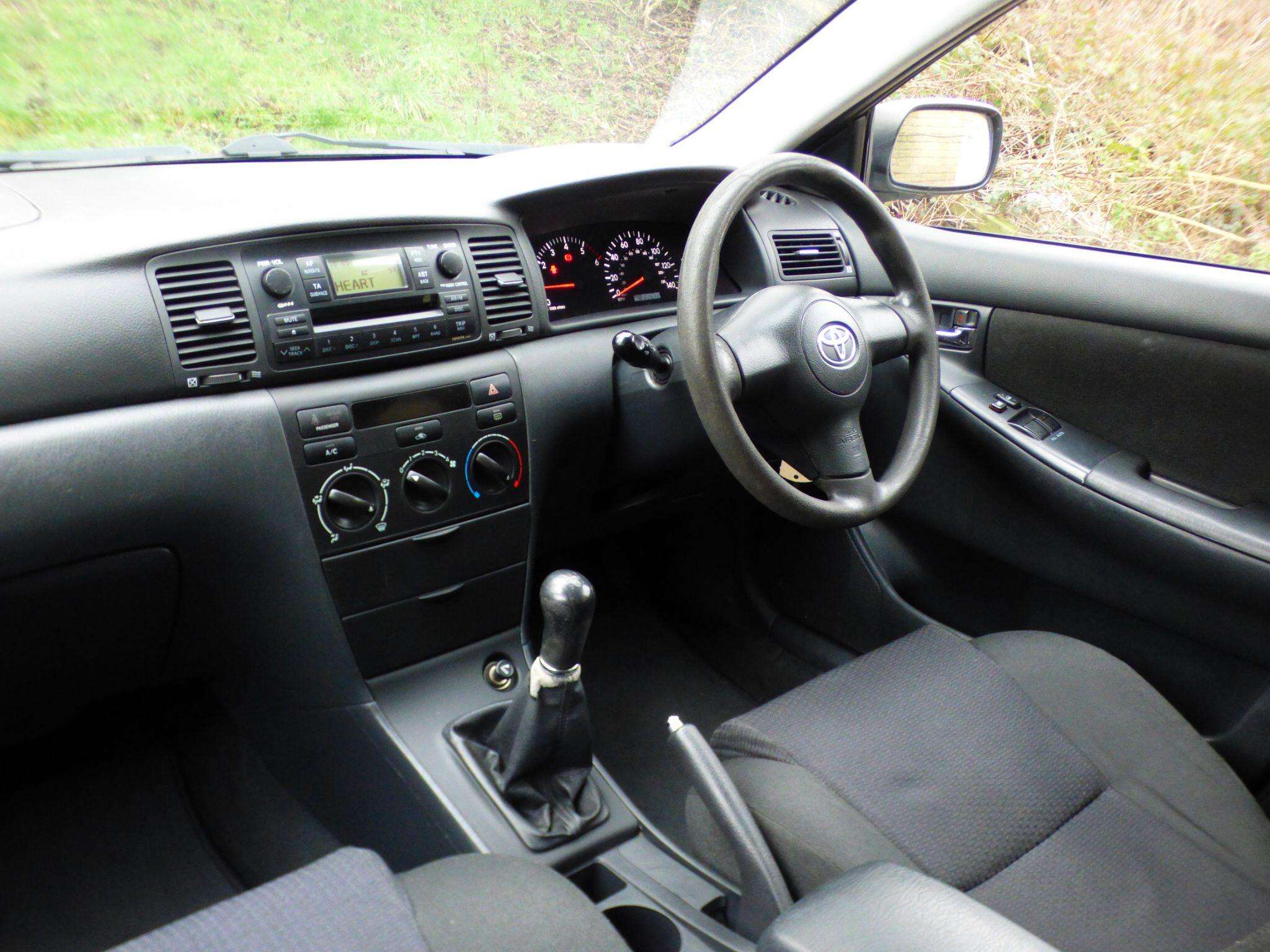 A 2005 TOYOTA COROLLA 1.4 VVT-i T3 5dr A 2005 TOYOTA COROLLA 1.4 VVT-i T3 5dr