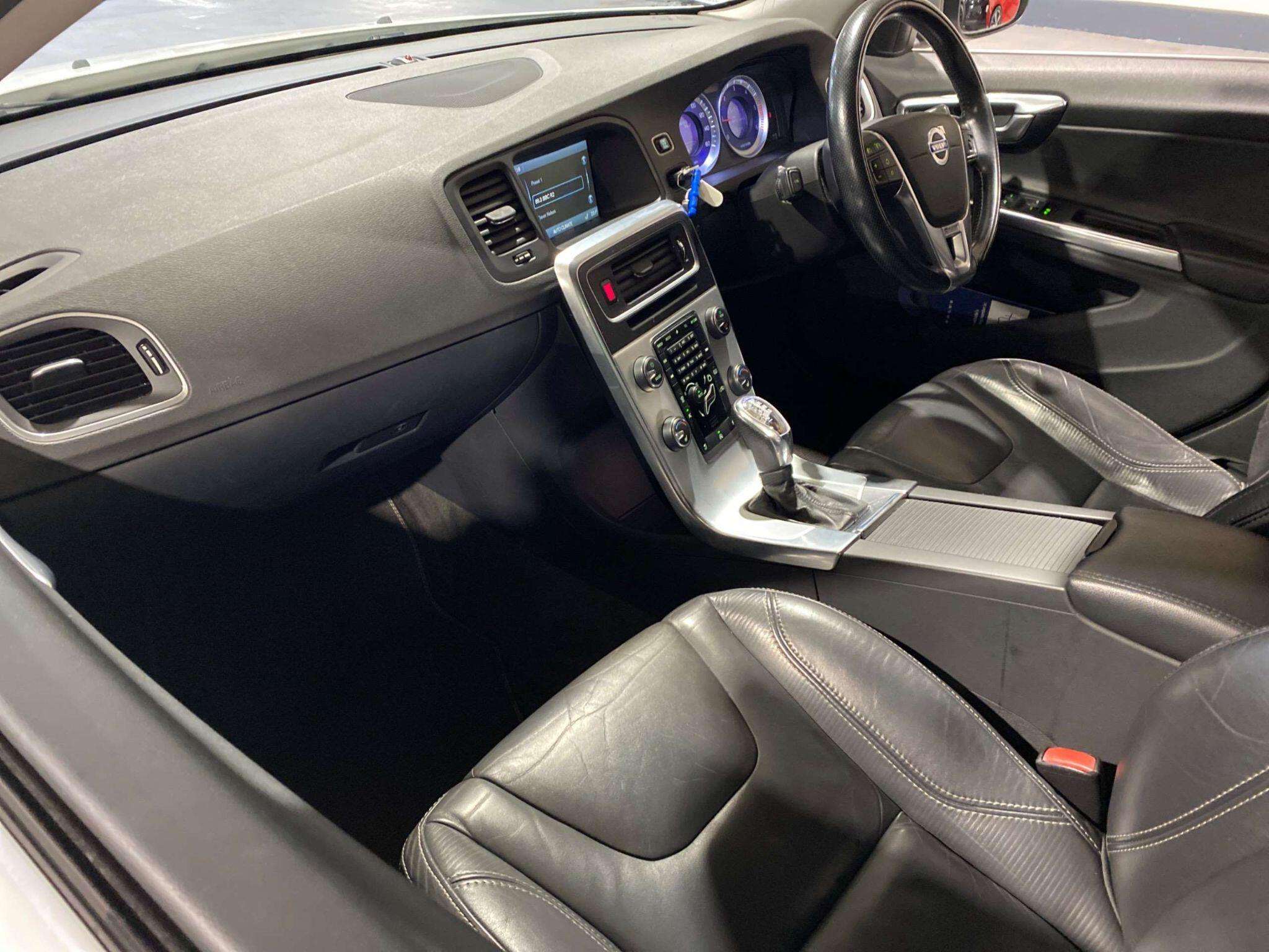 2013 VOLVO V60 2013 VOLVO V60