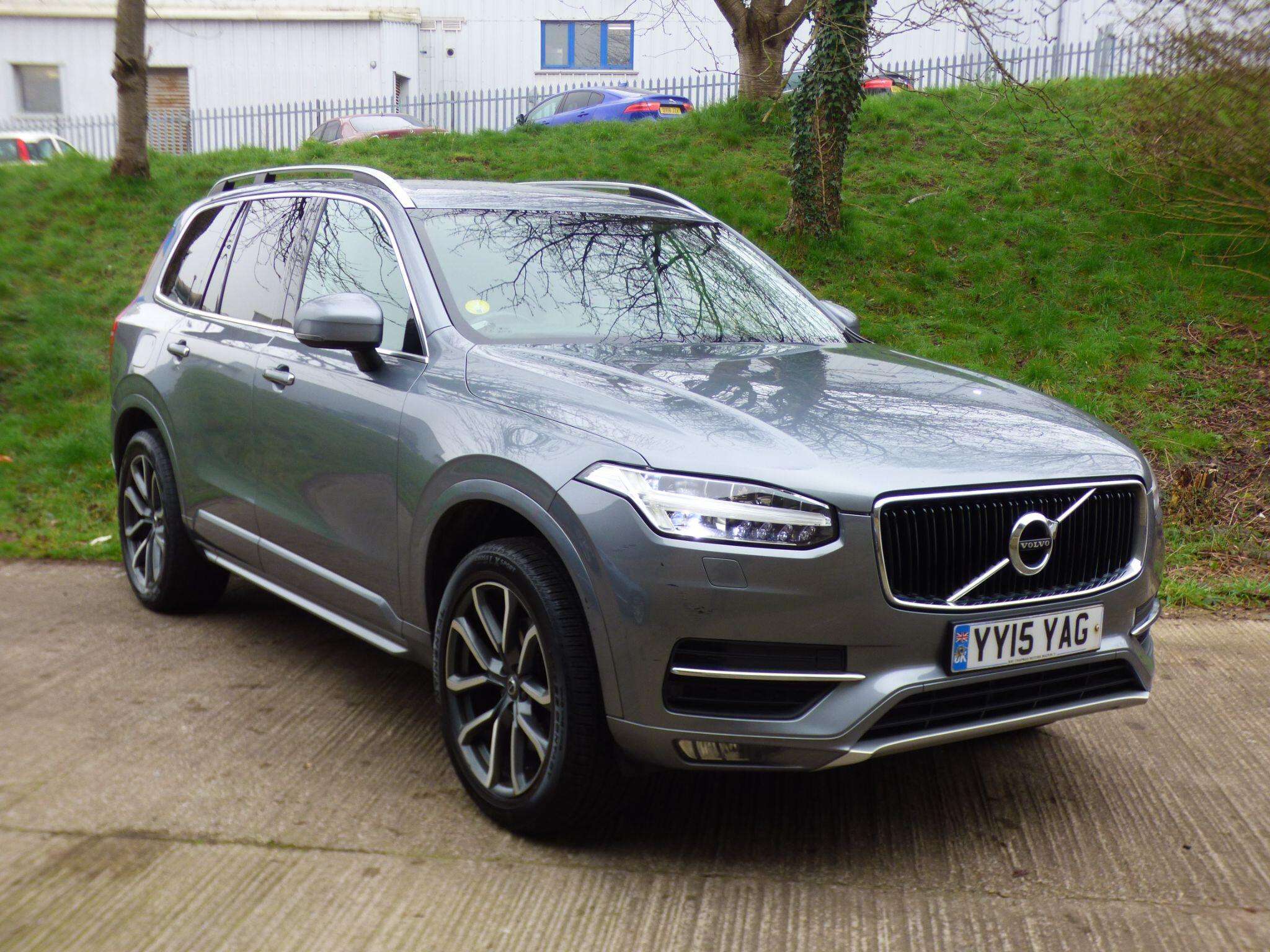 A 2015 VOLVO XC90 2.0 D5 Momentum Geartronic 4WD Euro 6 (s/s) 5dr A 2015 VOLVO XC90 2.0 D5 Momentum Geartronic 4WD Euro 6 (s/s) 5dr