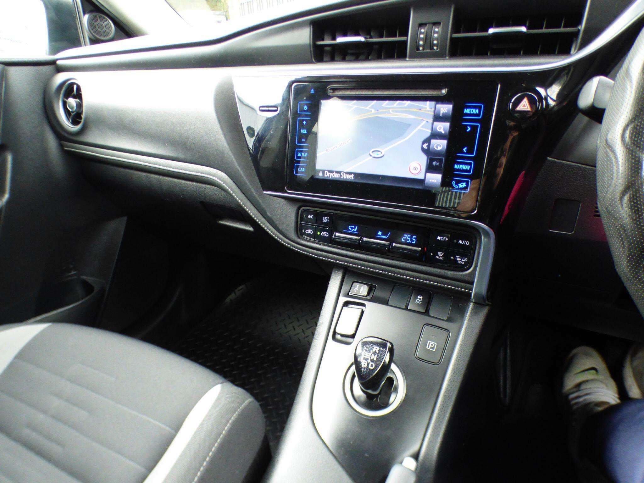 2015 TOYOTA AURIS 2015 TOYOTA AURIS