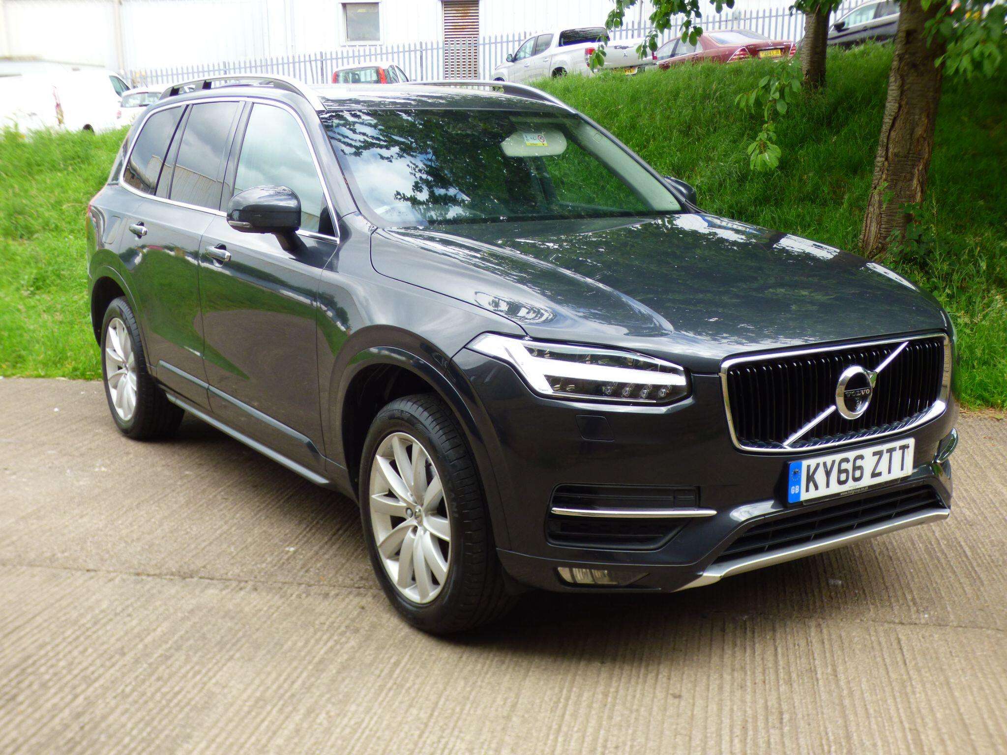 A 2016 VOLVO XC90 2.0 D5 PowerPulse Momentum Auto 4WD Euro 6 (s/s) 5dr A 2016 VOLVO XC90 2.0 D5 PowerPulse Momentum Auto 4WD Euro 6 (s/s) 5dr