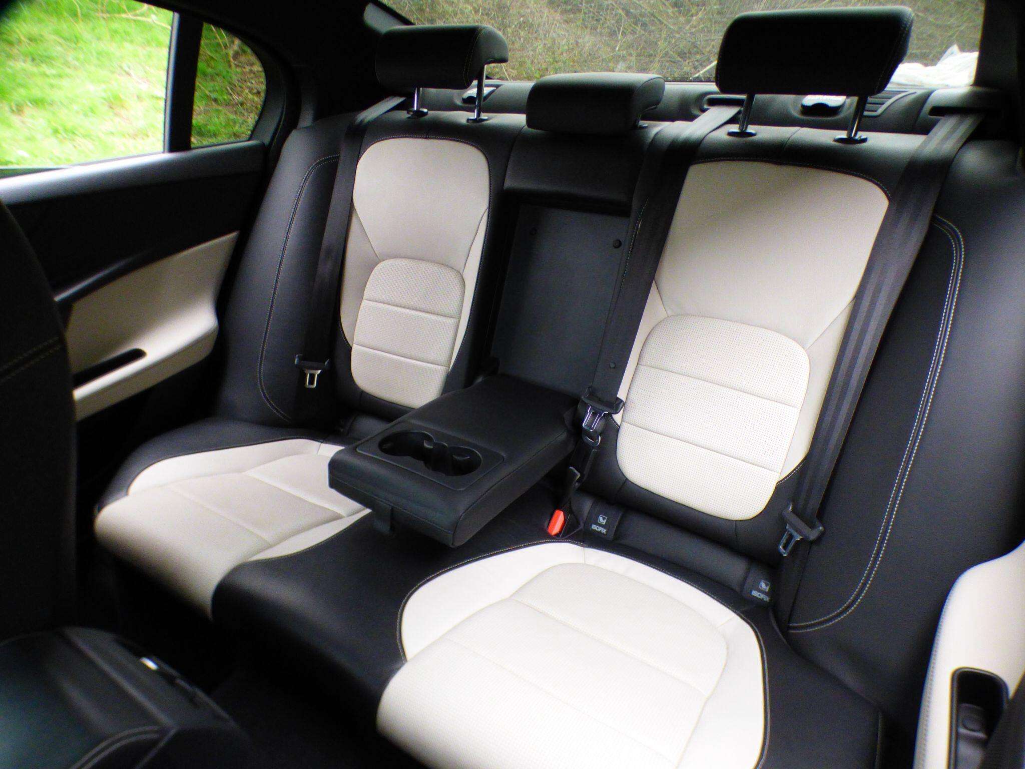 2019 JAGUAR XE 2019 JAGUAR XE