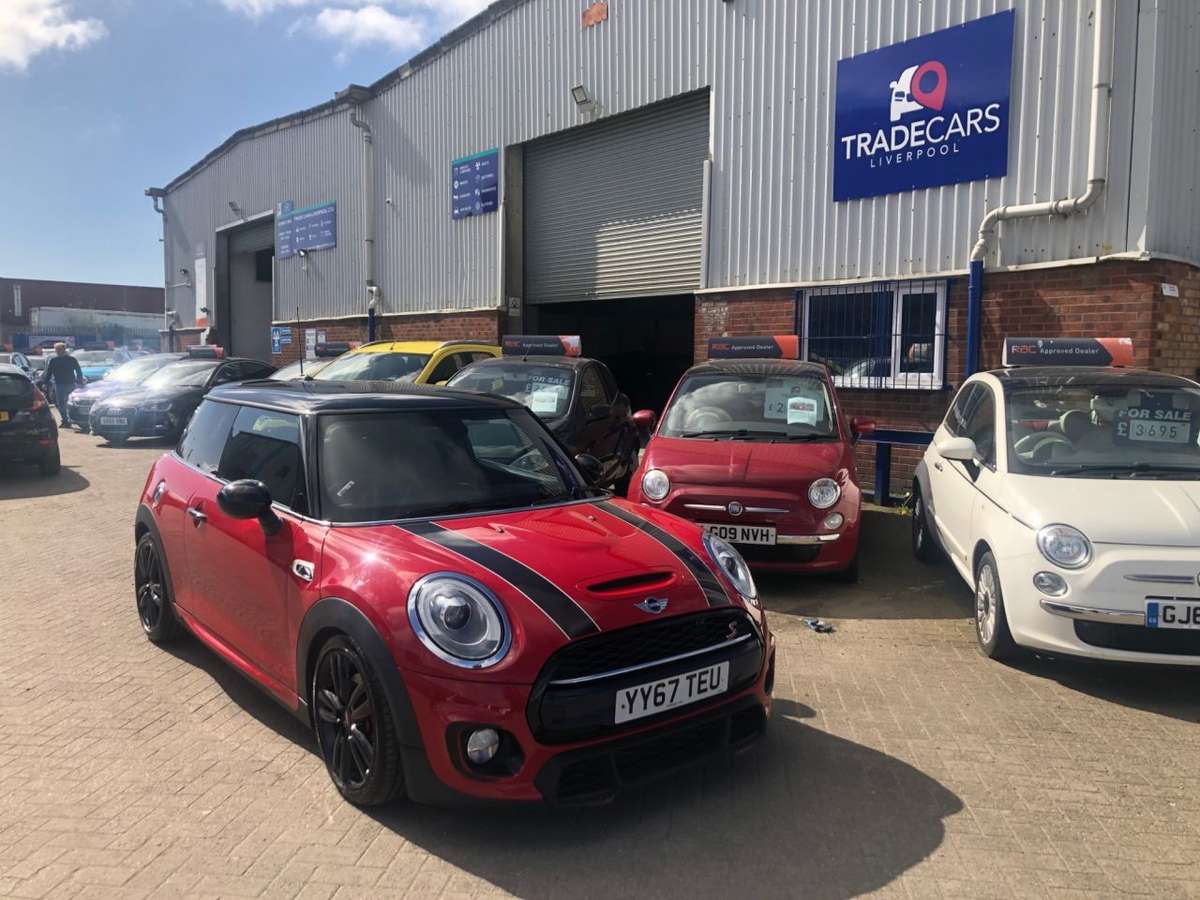 Check out this Mini Hatch Cooper Diesel Automatic