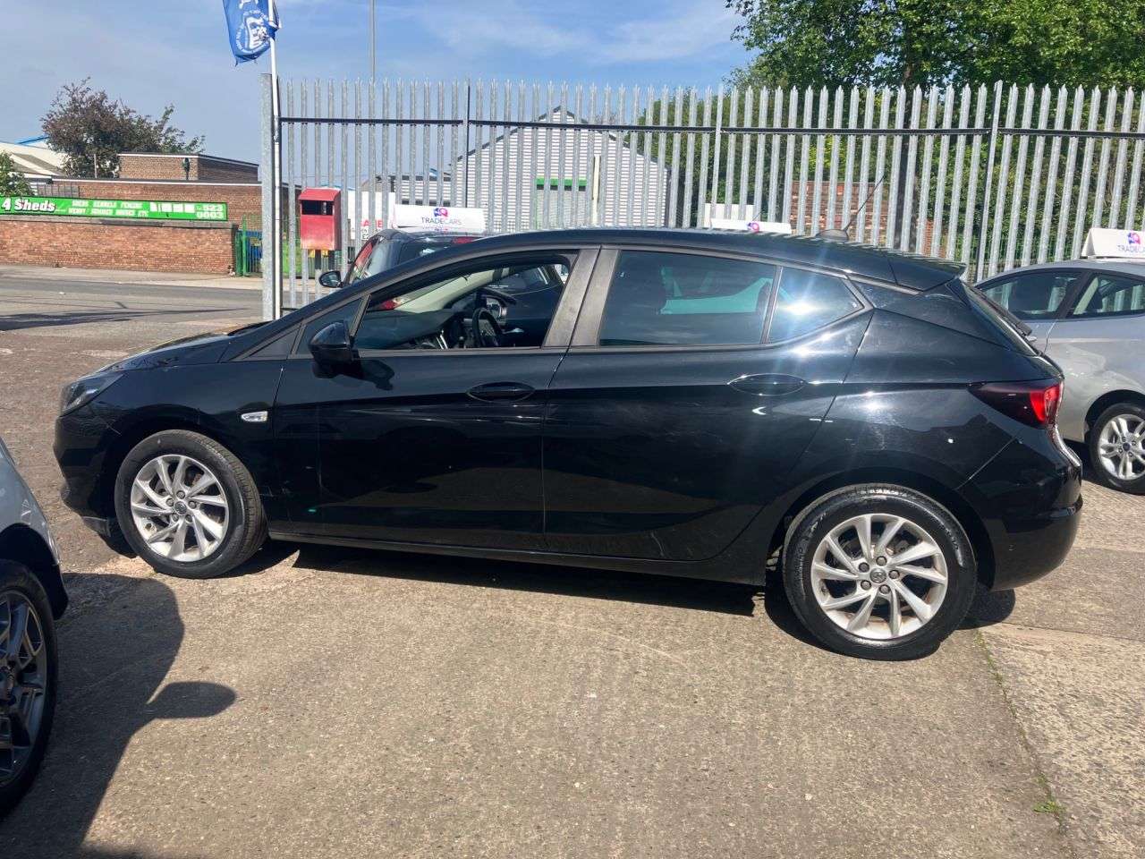 A 2020 VAUXHALL ASTRA 1.5 Turbo D Business Edition Nav Hatchback 5dr Diesel Manual Euro 6 (s/s) ( A 2020 VAUXHALL ASTRA 1.5 Turbo D Business Edition Nav Hatchback 5dr Diesel Manual Euro 6 (s/s) (