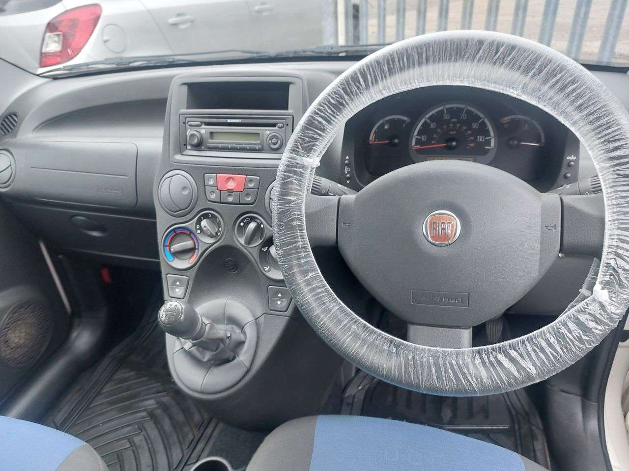 2011 FIAT PANDA 2011 FIAT PANDA