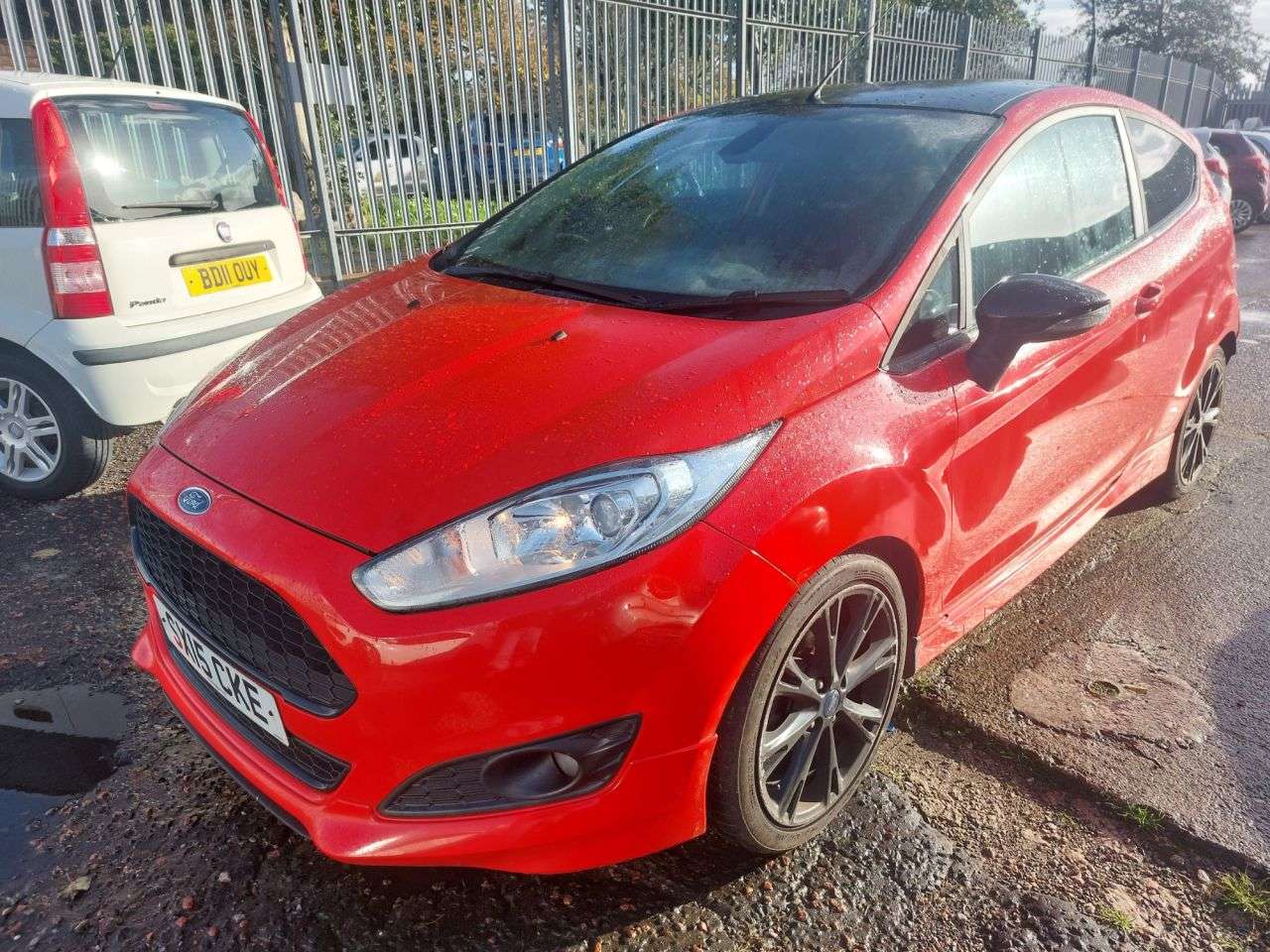 A 2015 FORD FIESTA 1.0T EcoBoost Zetec S Red Edition Hatchback 3dr Petrol Manual Euro 6 (s/s) A 2015 FORD FIESTA 1.0T EcoBoost Zetec S Red Edition Hatchback 3dr Petrol Manual Euro 6 (s/s)