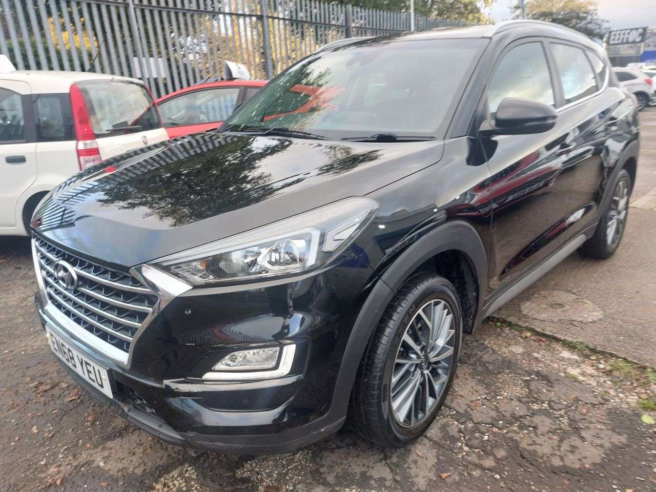 A 2019 HYUNDAI TUCSON 1.6 GDi Premium SUV 5dr Petrol Manual Euro 6 (s/s) (132 ps) SERVICE HISTORY A 2019 HYUNDAI TUCSON 1.6 GDi Premium SUV 5dr Petrol Manual Euro 6 (s/s) (132 ps) SERVICE HISTORY