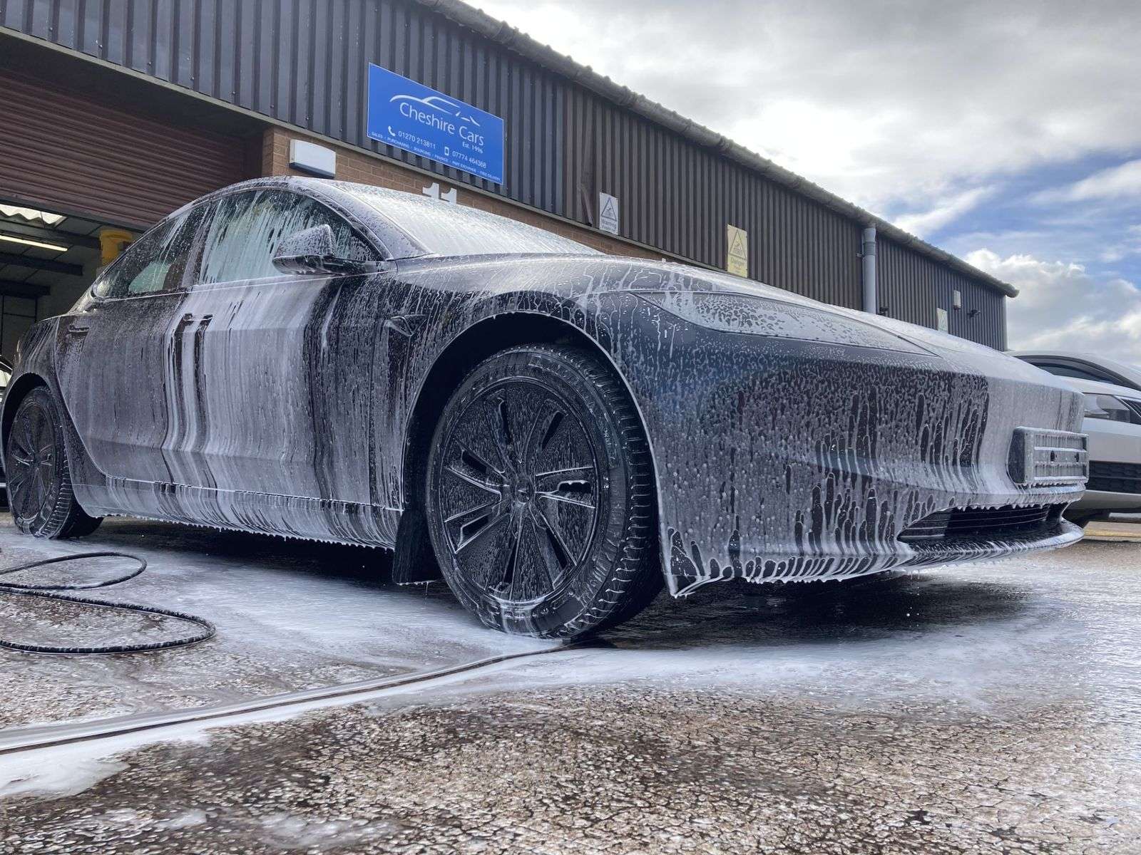 A 2024 TESLA MODEL 3 Saloon 4dr Electric Auto RWD (208 ps) A 2024 TESLA MODEL 3 Saloon 4dr Electric Auto RWD (208 ps)