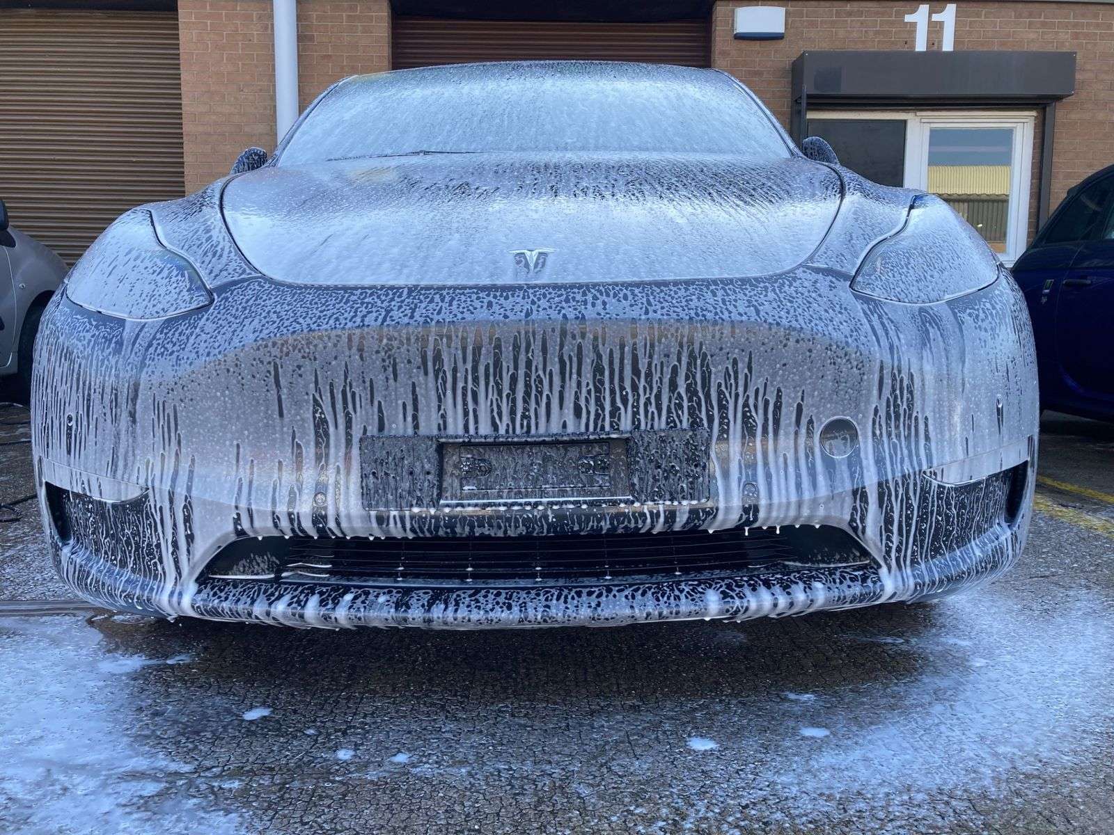 A 2022 TESLA MODEL Y (Dual Motor) Long Range SUV 5dr Electric Auto 4WDE (384 bhp) A 2022 TESLA MODEL Y (Dual Motor) Long Range SUV 5dr Electric Auto 4WDE (384 bhp)